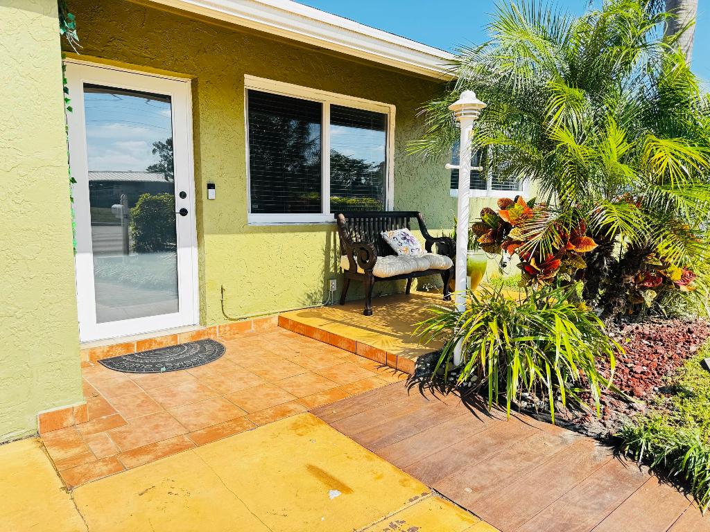 7161 Sheridan Street, Hollywood, FL, 33024/$635,000 2 7161 Sheridan Street
