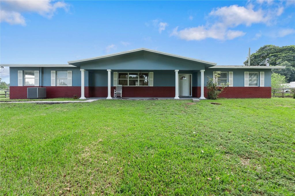 Photo of 1901 SW 112th Avenue, Davie, FL 33325 (MLS # F10449981)