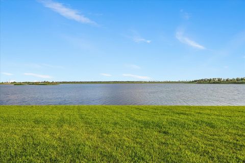 A home in Loxahatchee