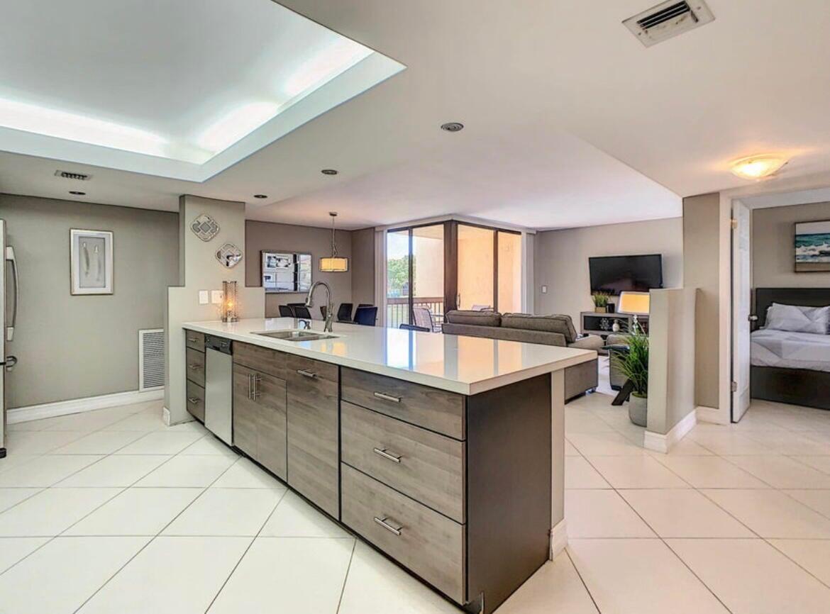 LAVERS DELRAY RACQUET CLUB CONDO - Residential Lease