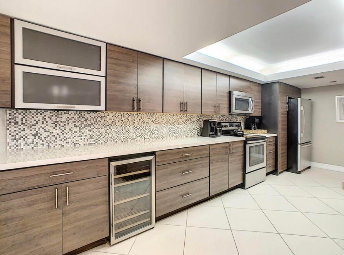 LAVERS DELRAY RACQUET CLUB CONDO - Residential Lease