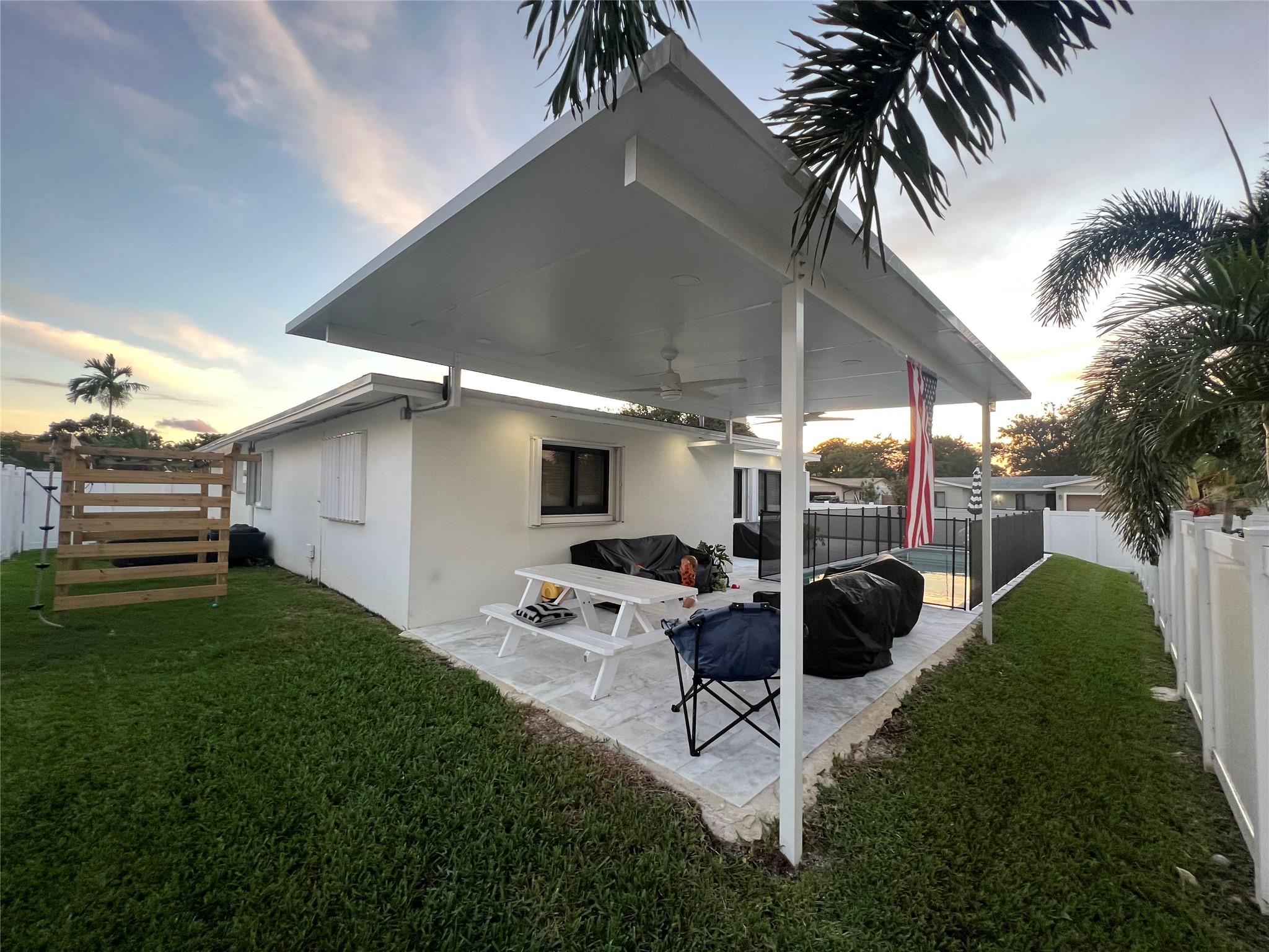 RAINBOW LAKES 77-28 B - Residential