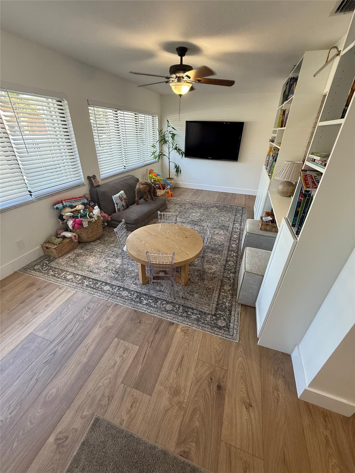 RAINBOW LAKES 77-28 B - Residential