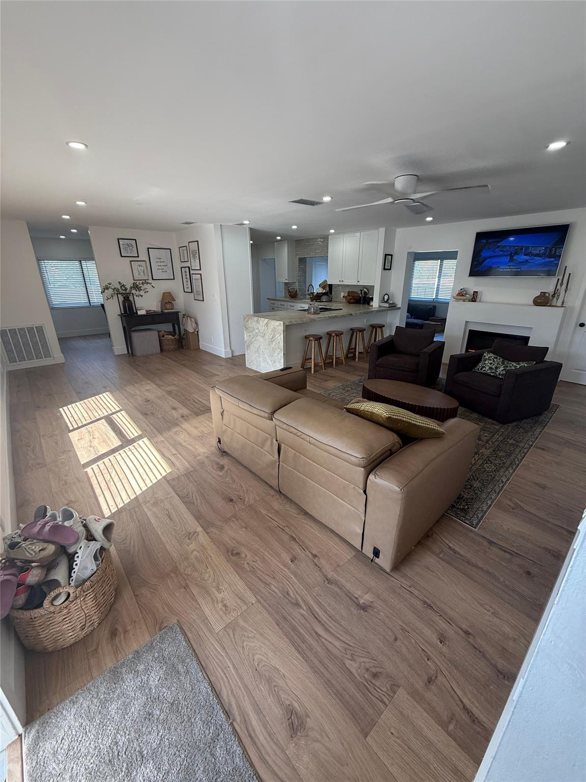 RAINBOW LAKES 77-28 B - Residential