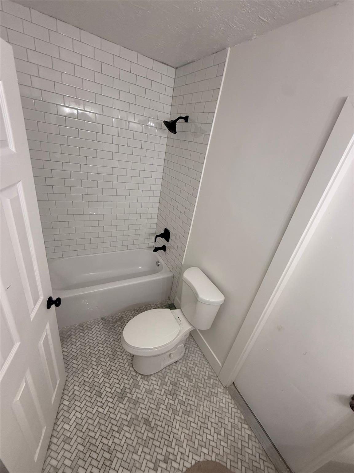 RAINBOW LAKES 77-28 B - Residential