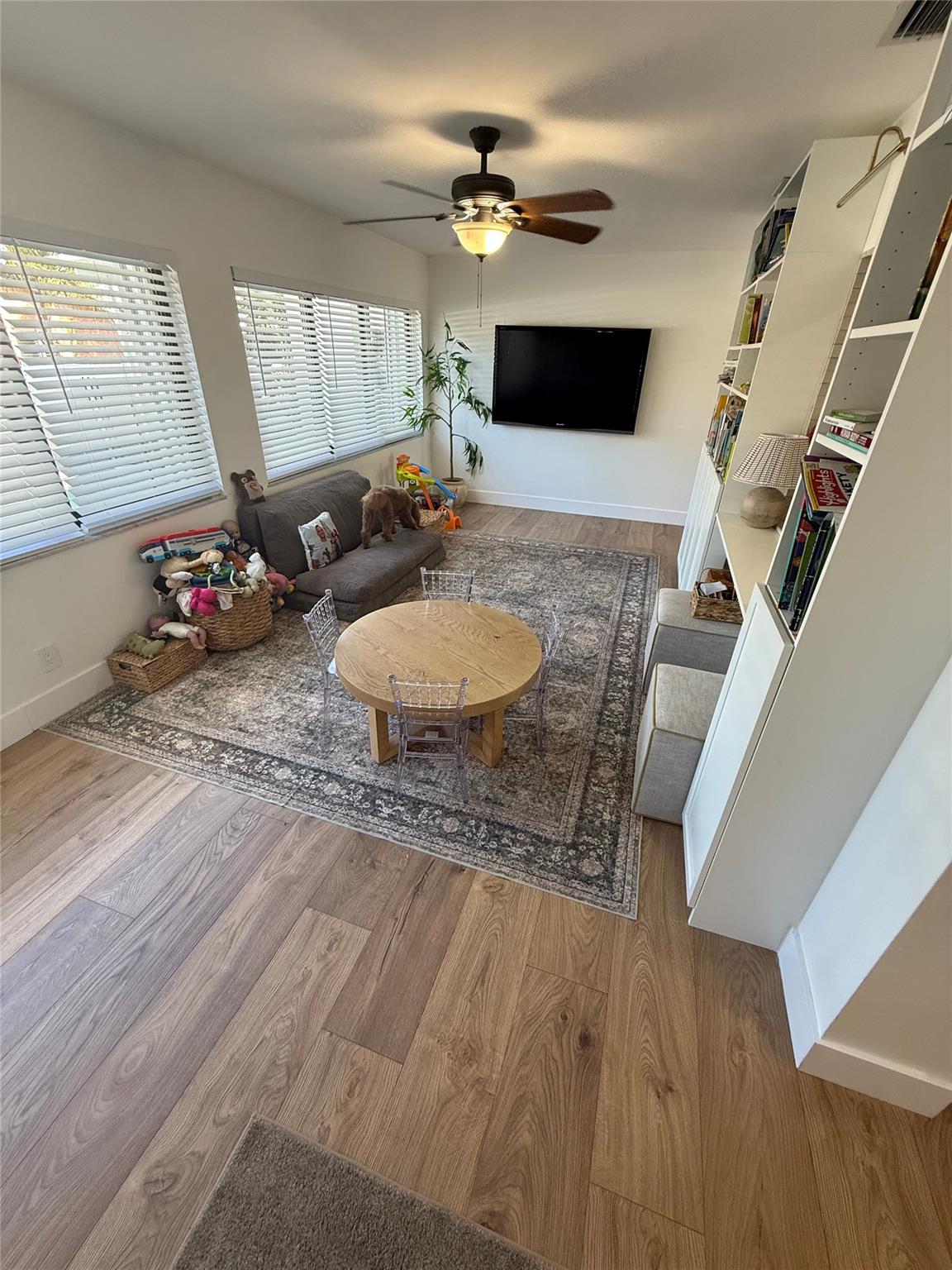 RAINBOW LAKES 77-28 B - Residential