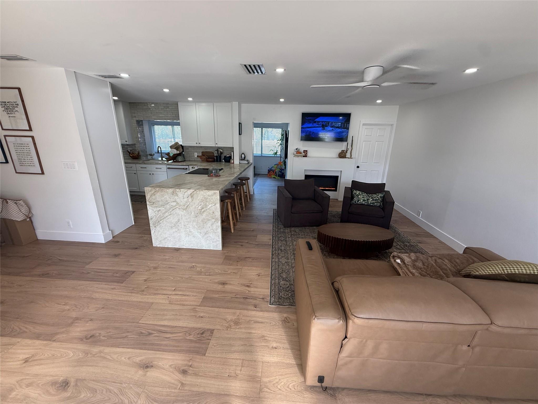 RAINBOW LAKES 77-28 B - Residential