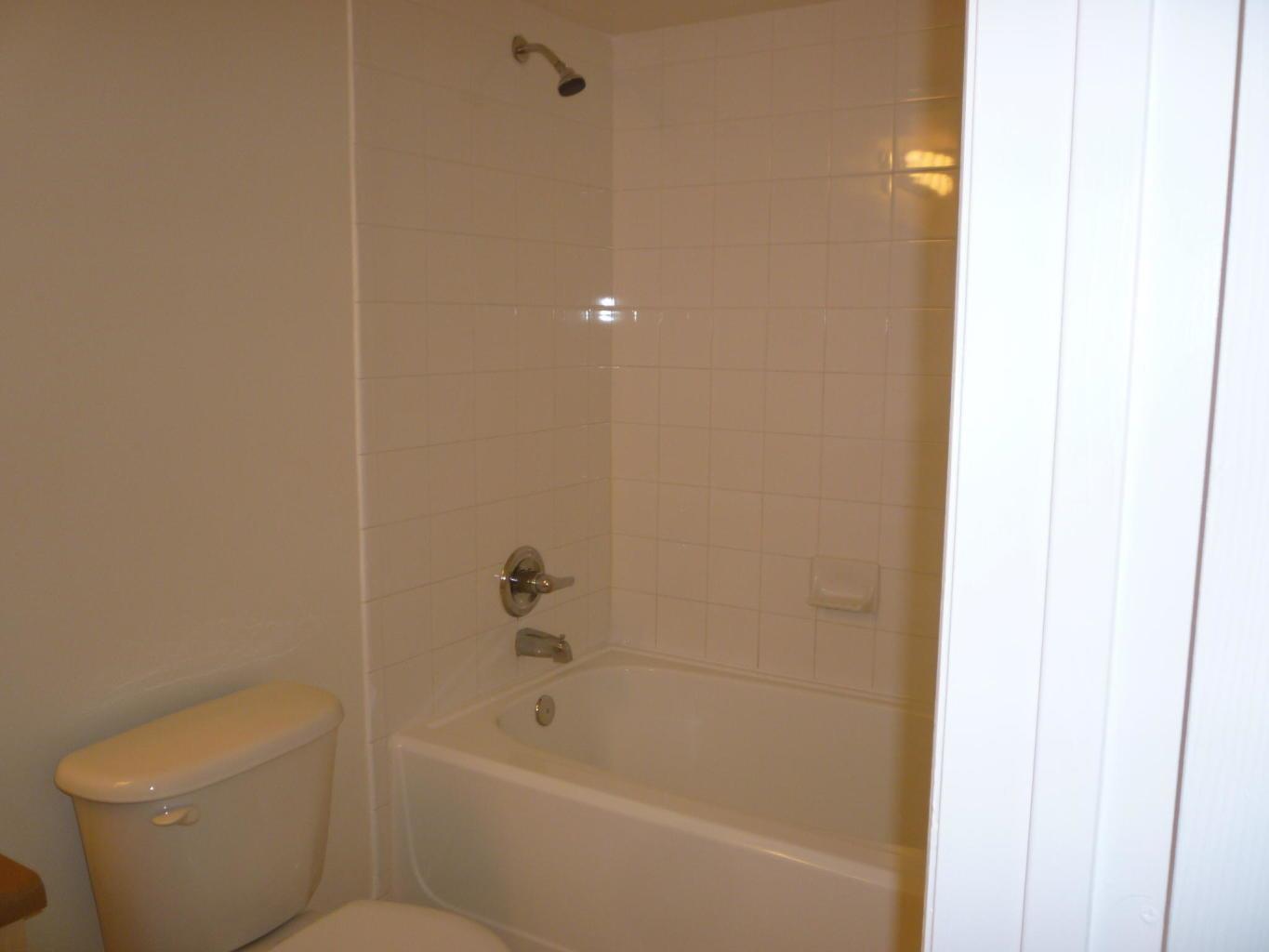 EMERALD ISLE AT LAGUNA LA - Residential Lease