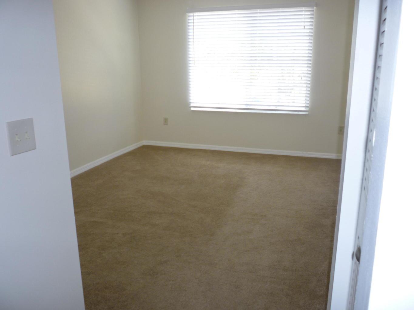 EMERALD ISLE AT LAGUNA LA - Residential Lease