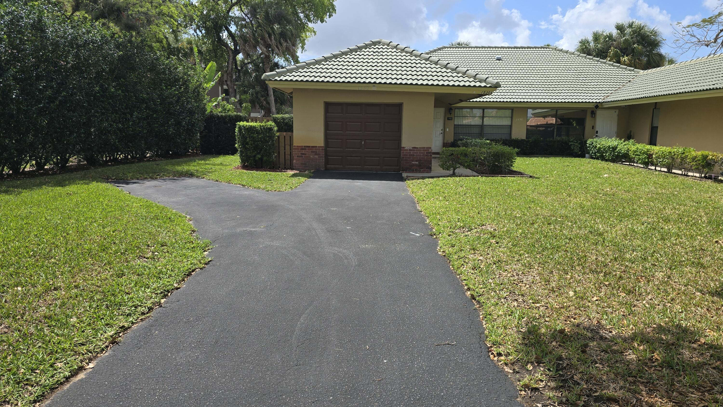 CORAL SPRINGS UNIVERSITY DRIVE - Residential Lease