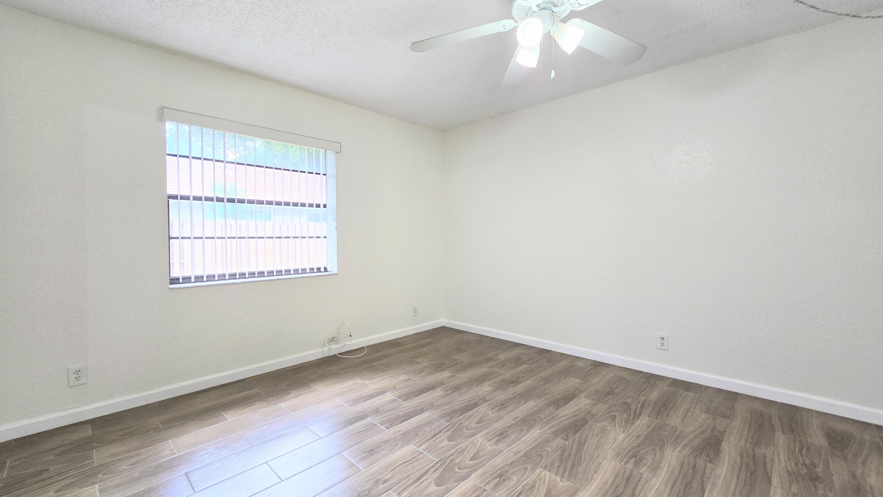 CORAL SPRINGS UNIVERSITY DRIVE - Residential Lease