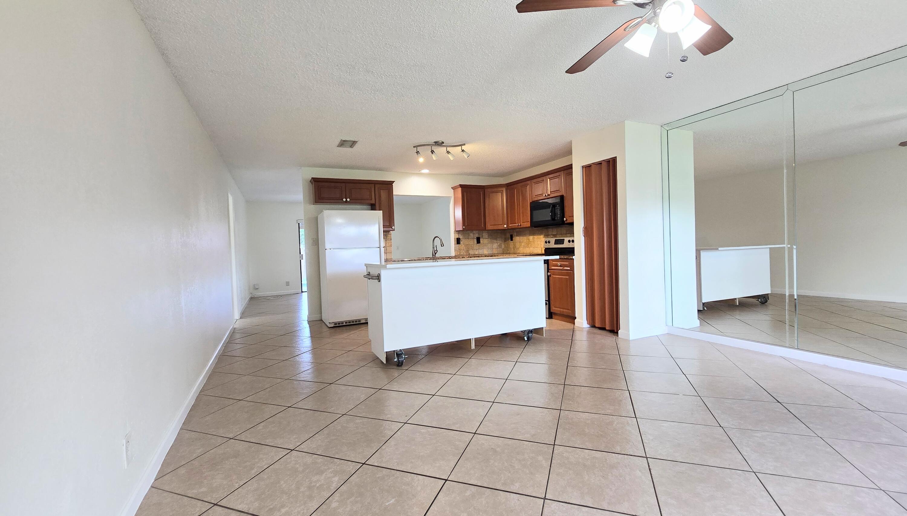 CORAL SPRINGS UNIVERSITY DRIVE - Residential Lease