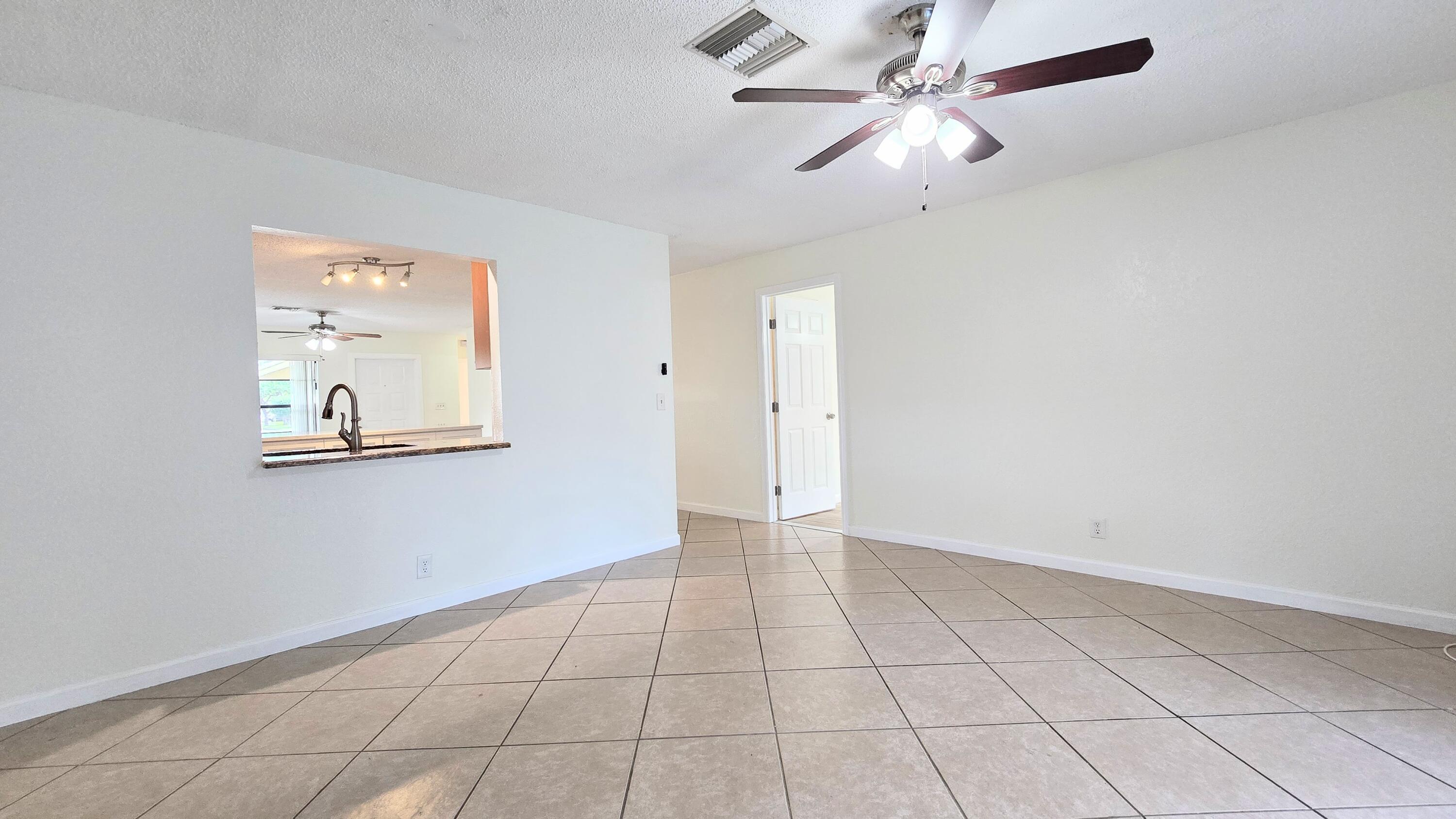 CORAL SPRINGS UNIVERSITY DRIVE - Residential Lease