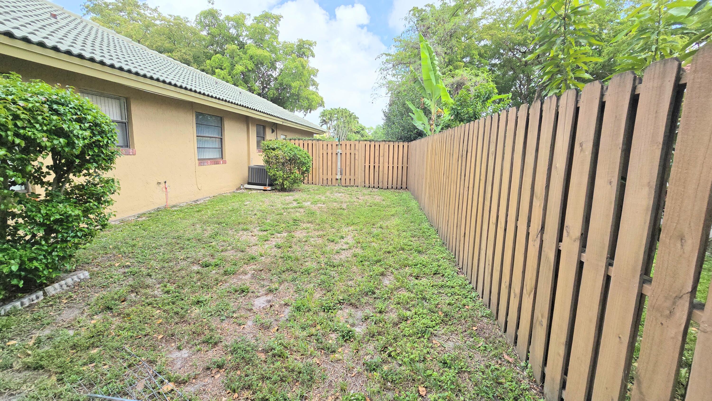 CORAL SPRINGS UNIVERSITY DRIVE - Residential Lease