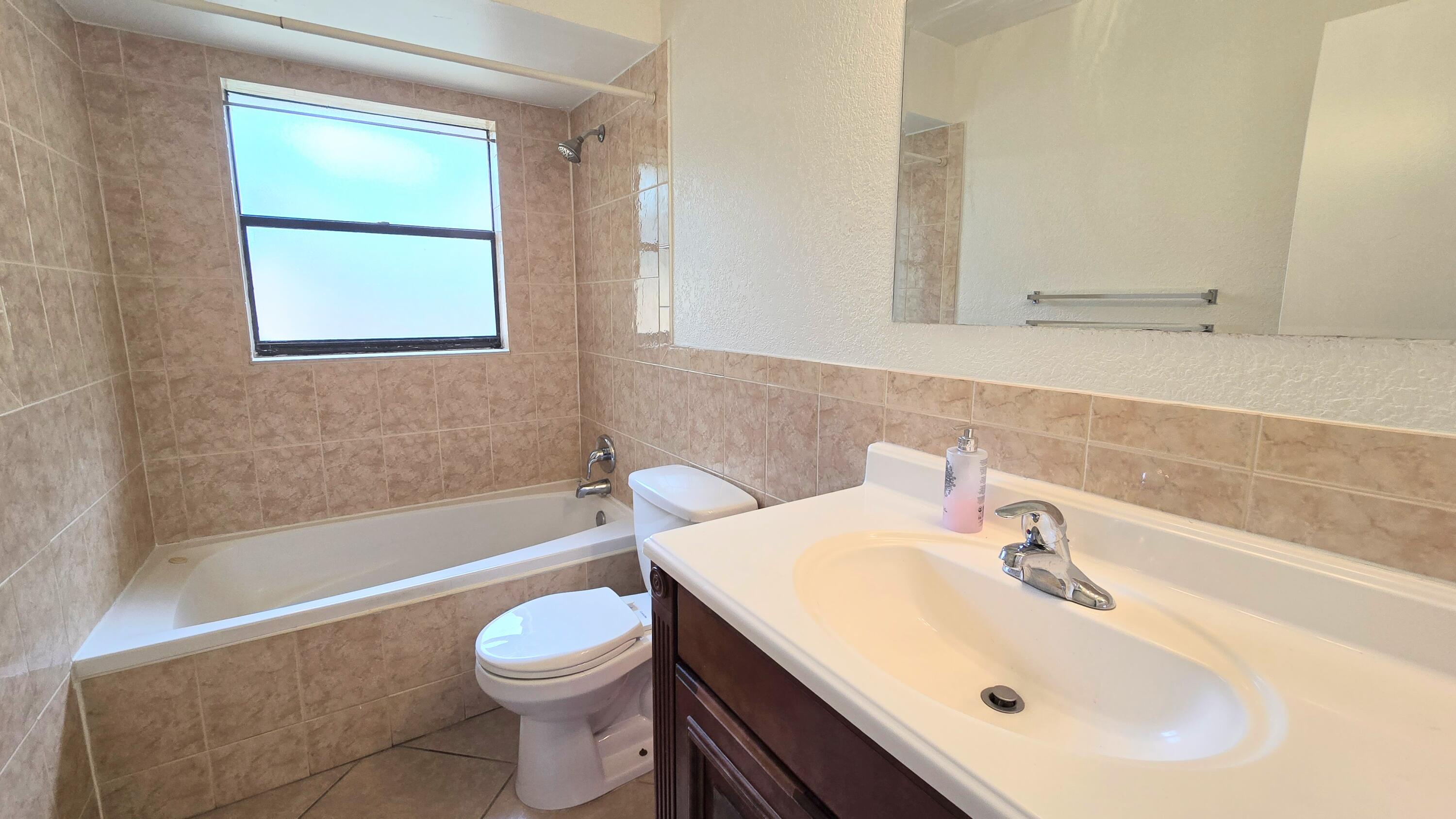 CORAL SPRINGS UNIVERSITY DRIVE - Residential Lease