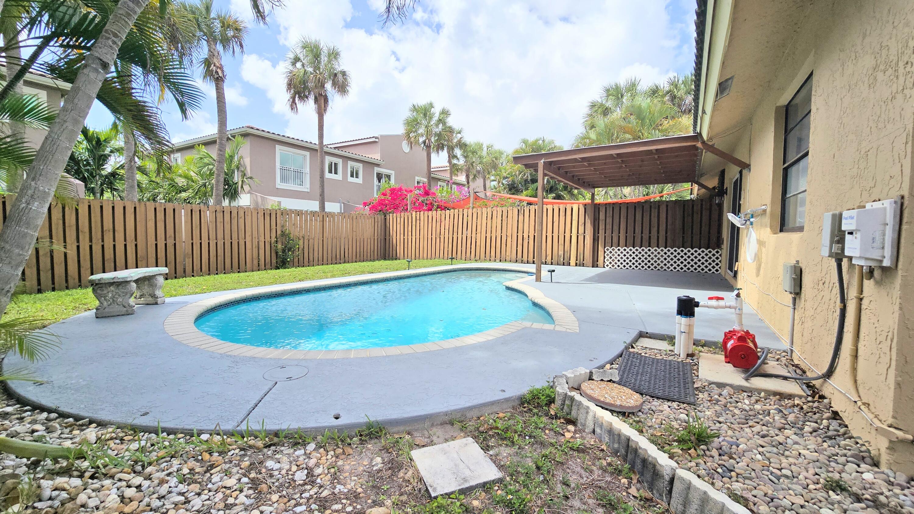 CORAL SPRINGS UNIVERSITY DRIVE - Residential Lease