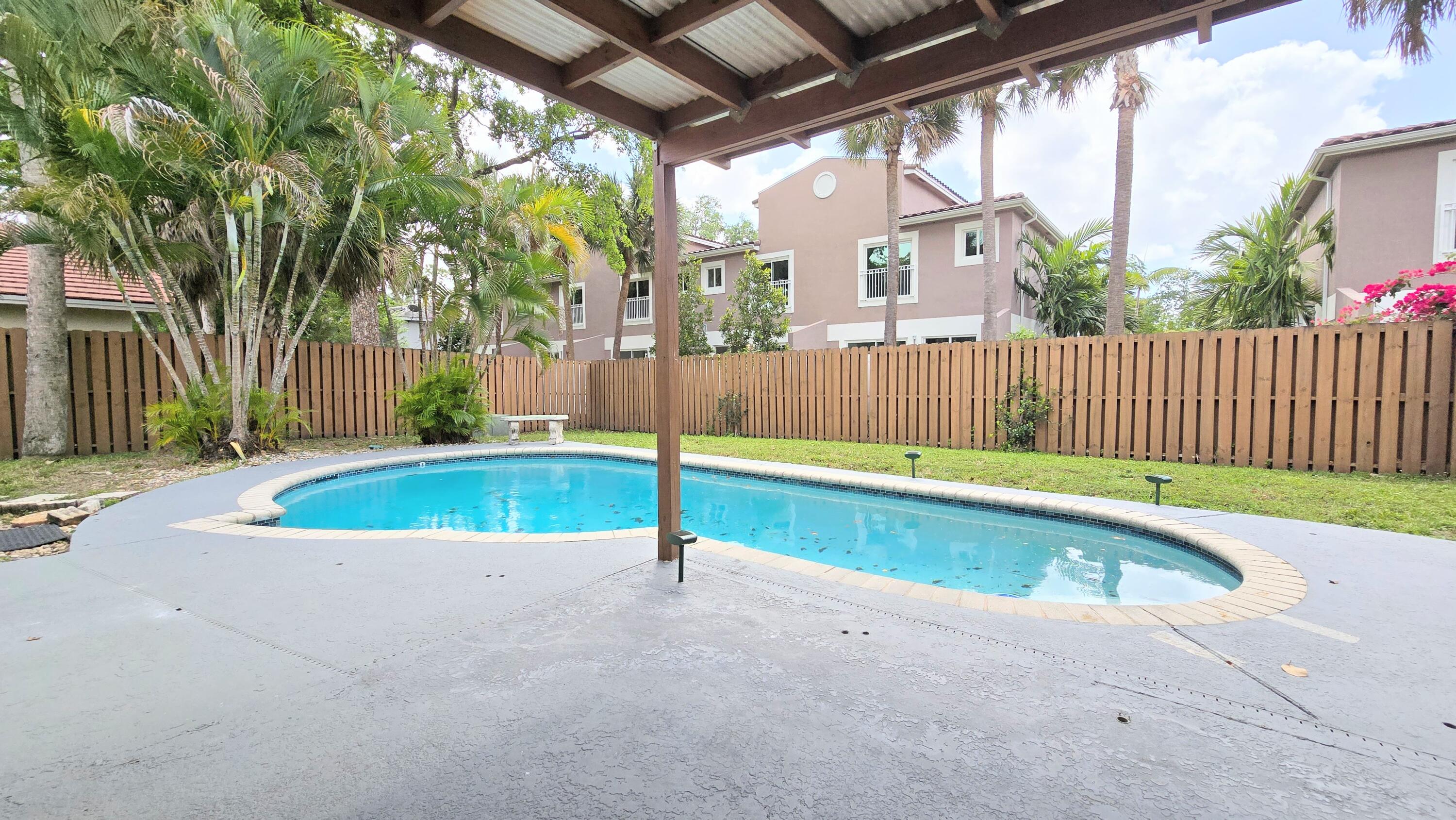 CORAL SPRINGS UNIVERSITY DRIVE - Residential Lease