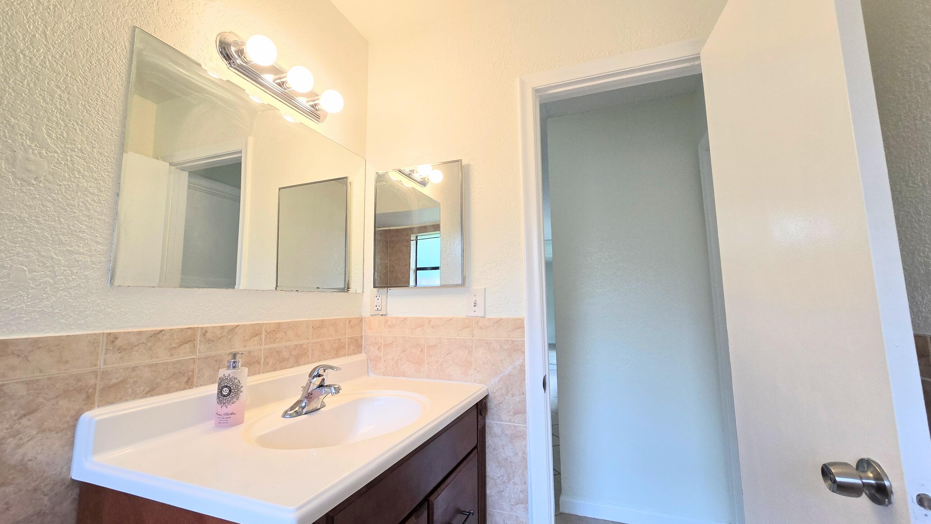 CORAL SPRINGS UNIVERSITY DRIVE - Residential Lease