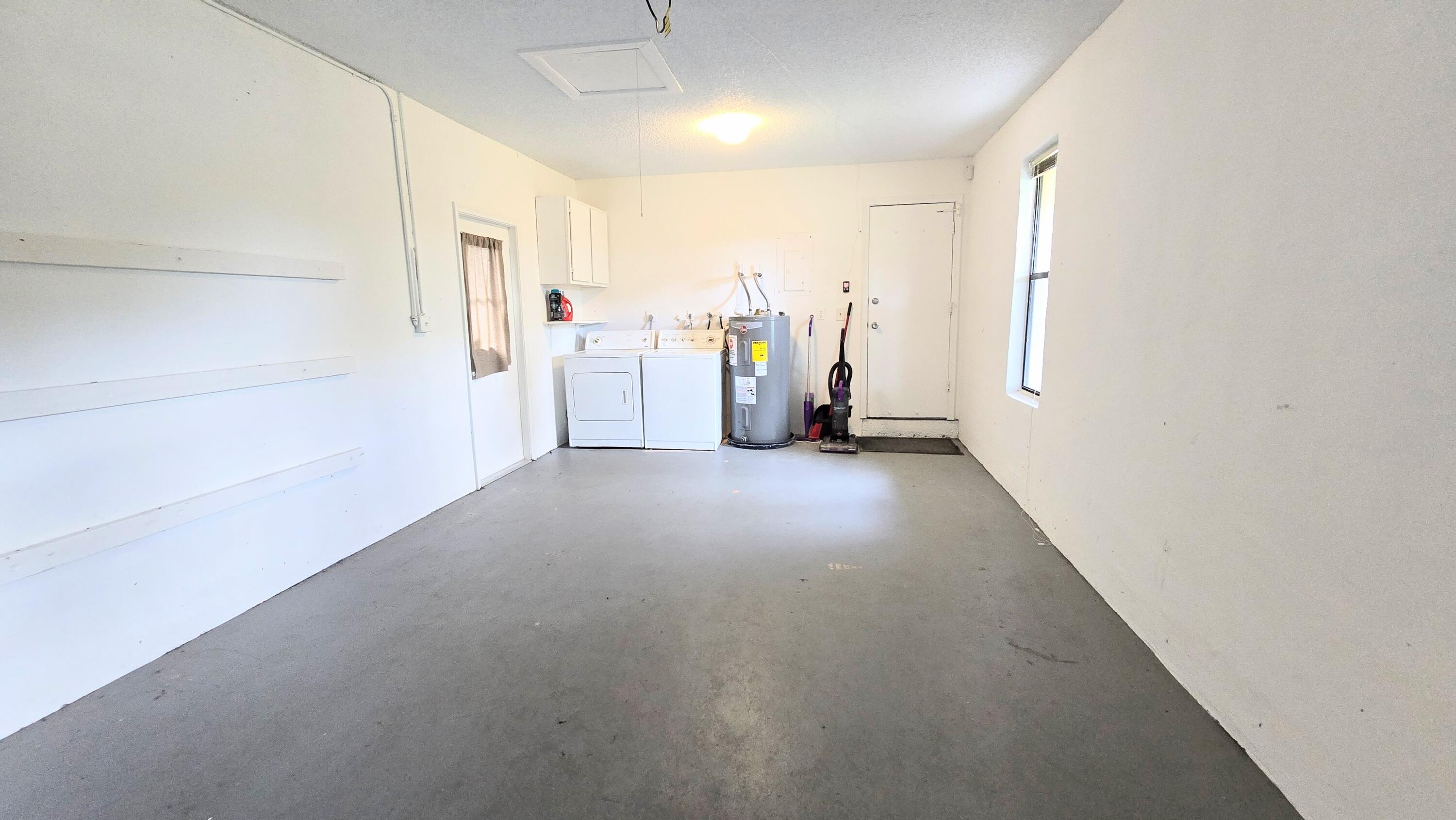 CORAL SPRINGS UNIVERSITY DRIVE - Residential Lease