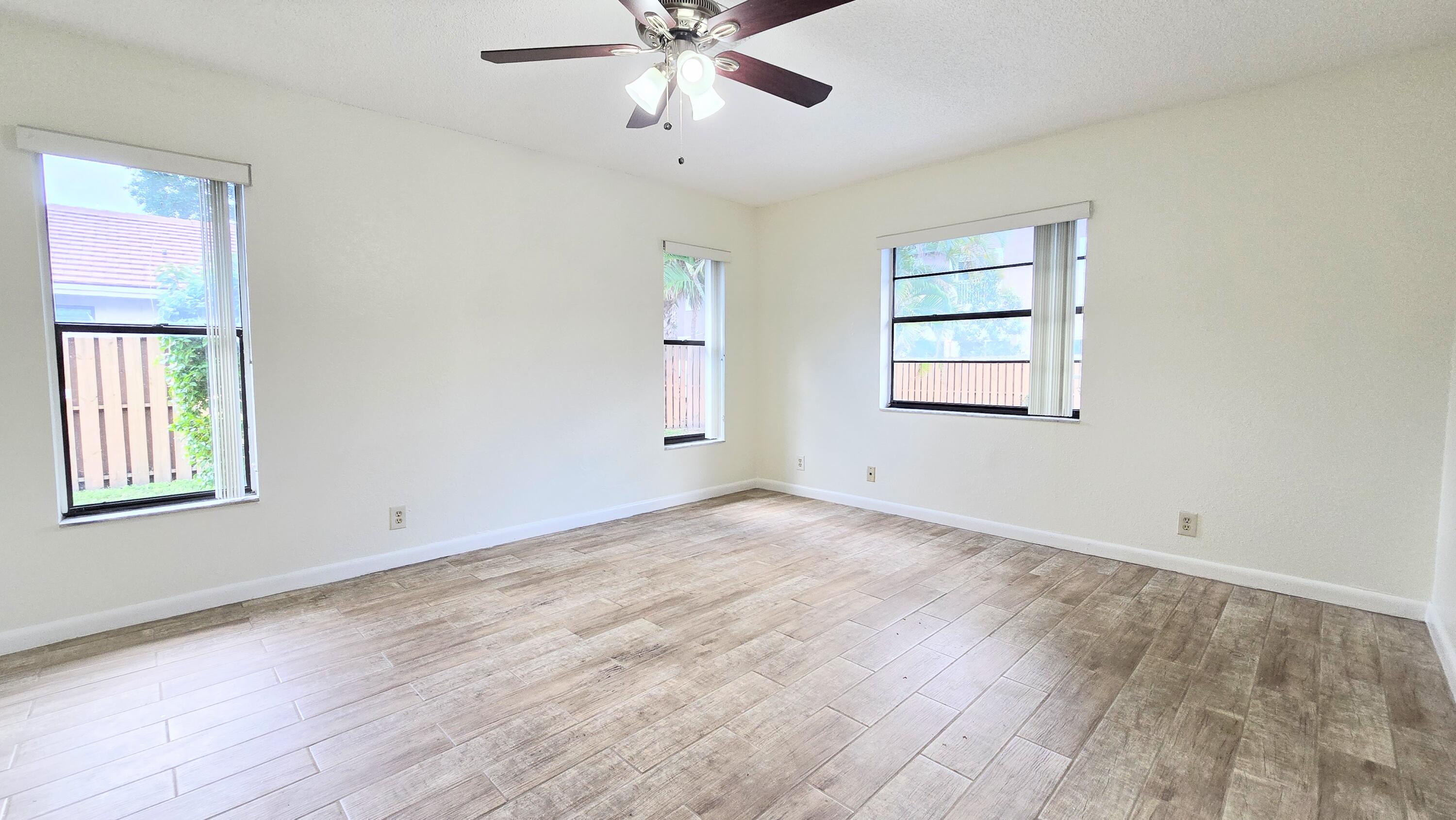 CORAL SPRINGS UNIVERSITY DRIVE - Residential Lease