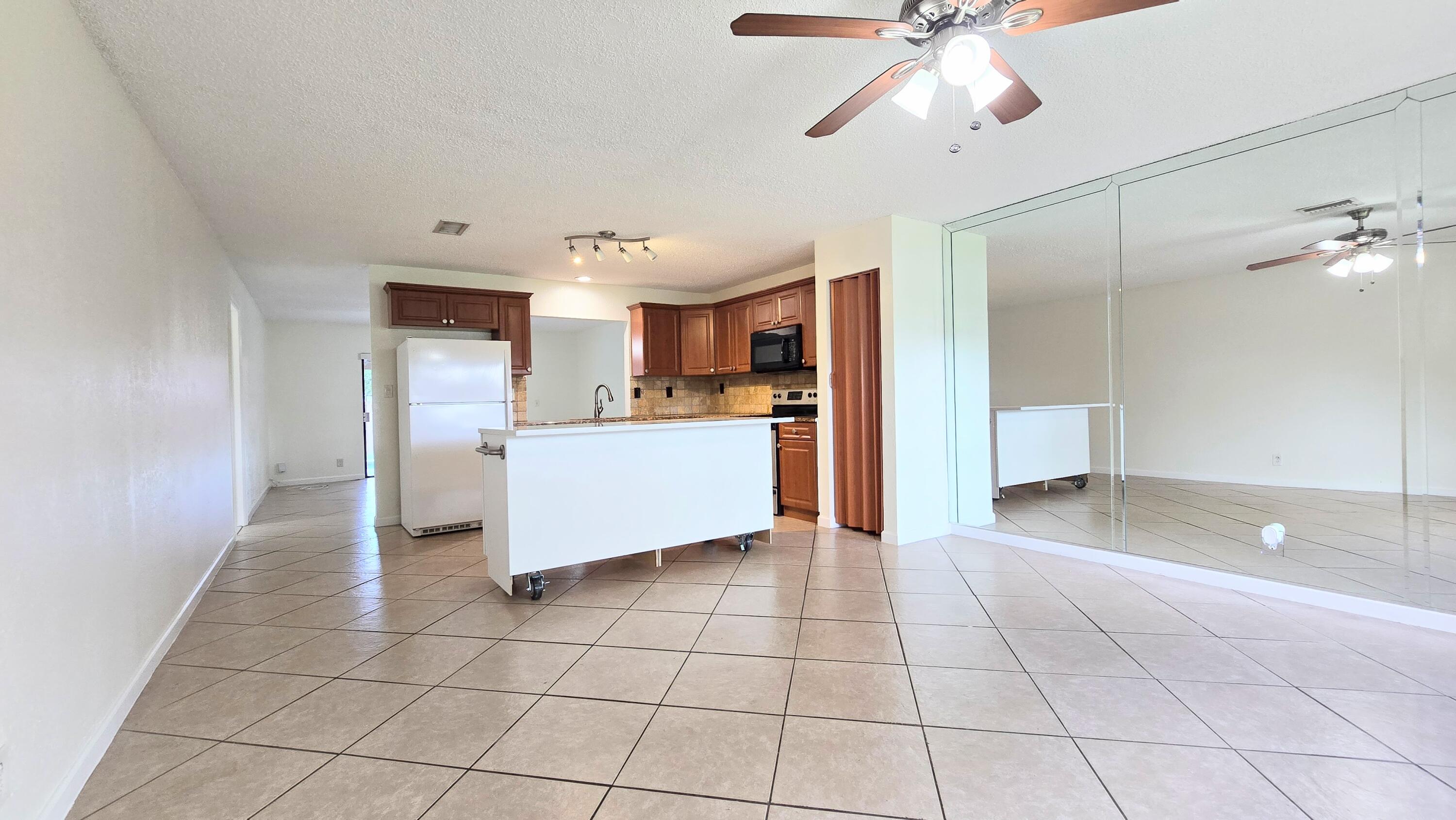 CORAL SPRINGS UNIVERSITY DRIVE - Residential Lease
