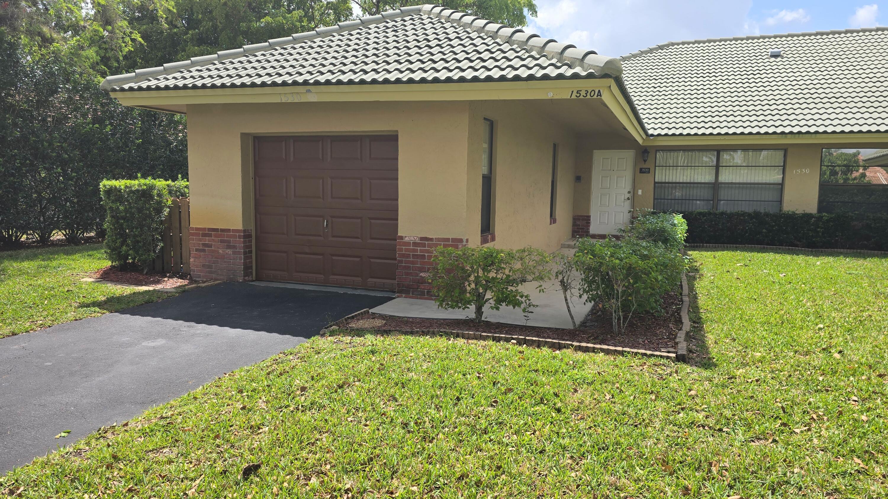 CORAL SPRINGS UNIVERSITY DRIVE - Residential Lease