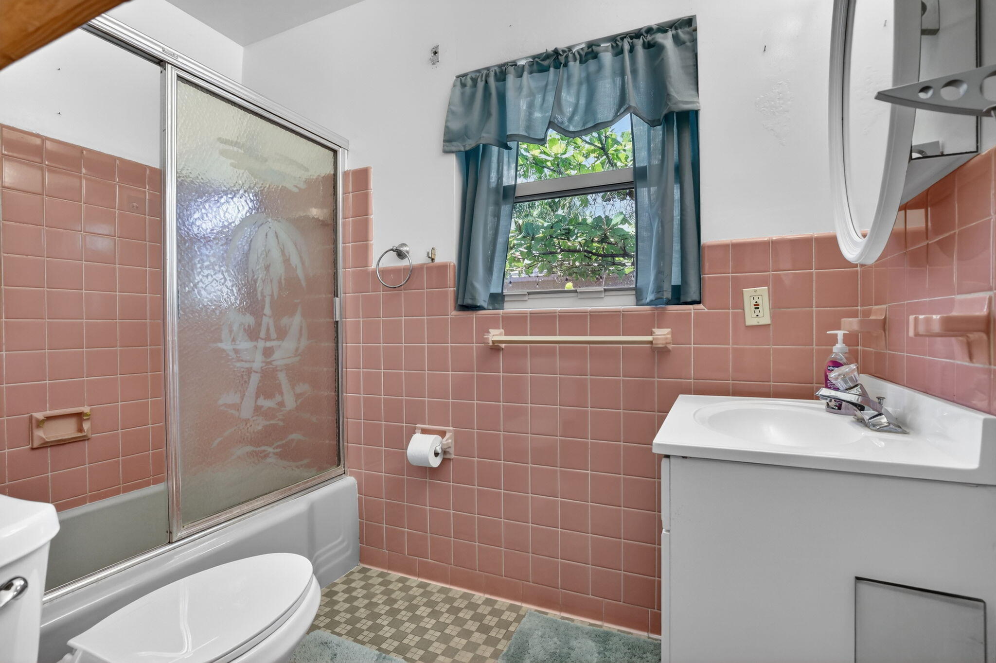 HOLLYWOOD LAKES SECTION - Residential