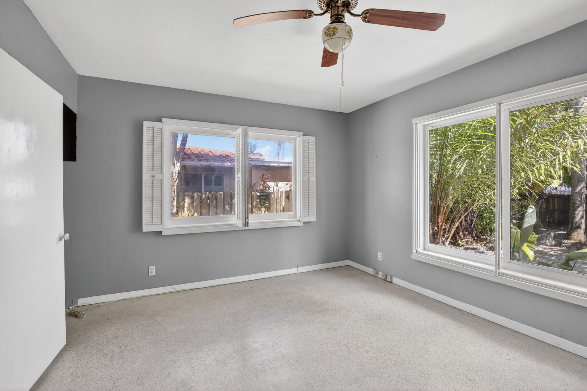 HOLLYWOOD LAKES SECTION - Residential
