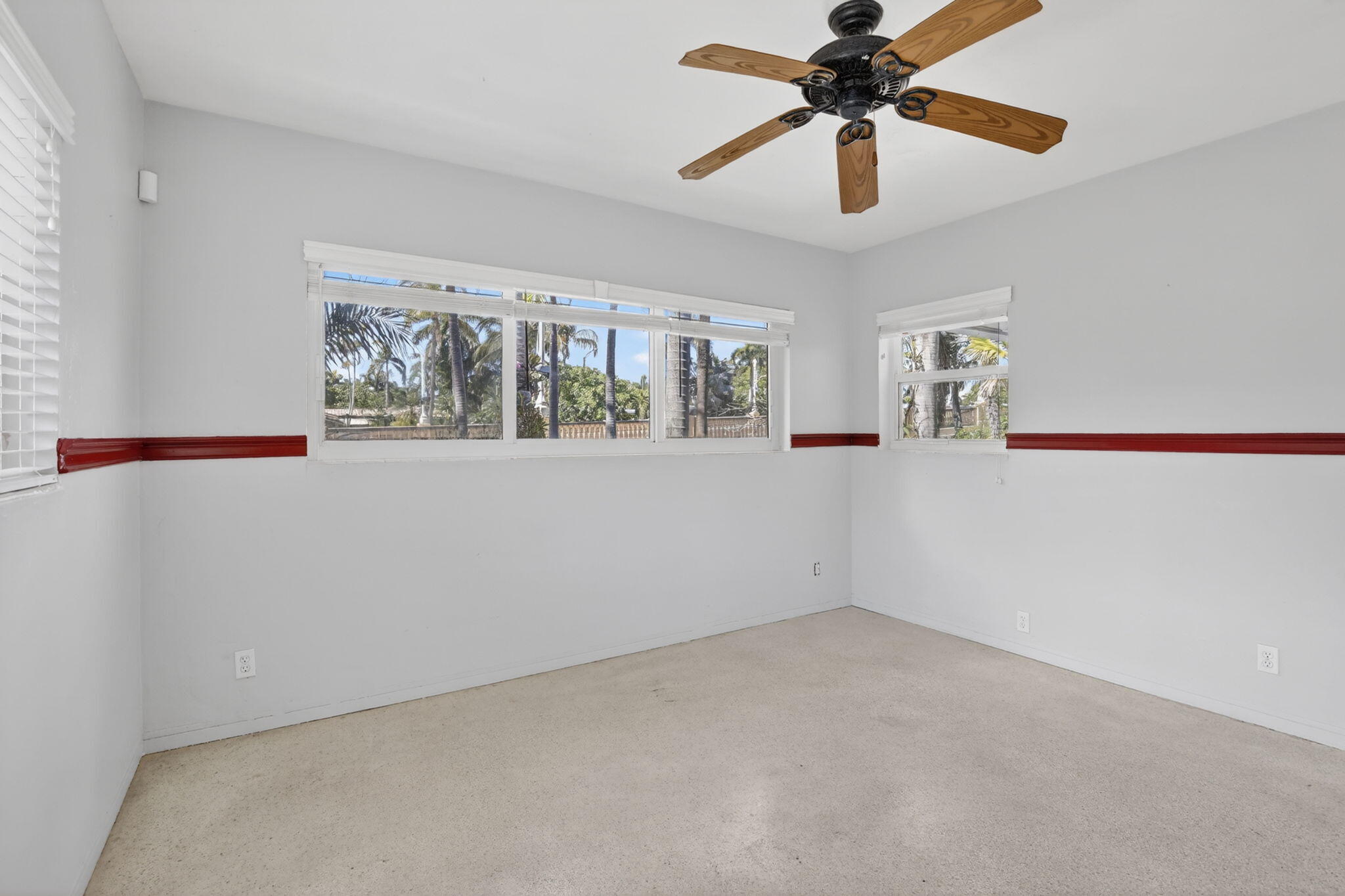 HOLLYWOOD LAKES SECTION - Residential