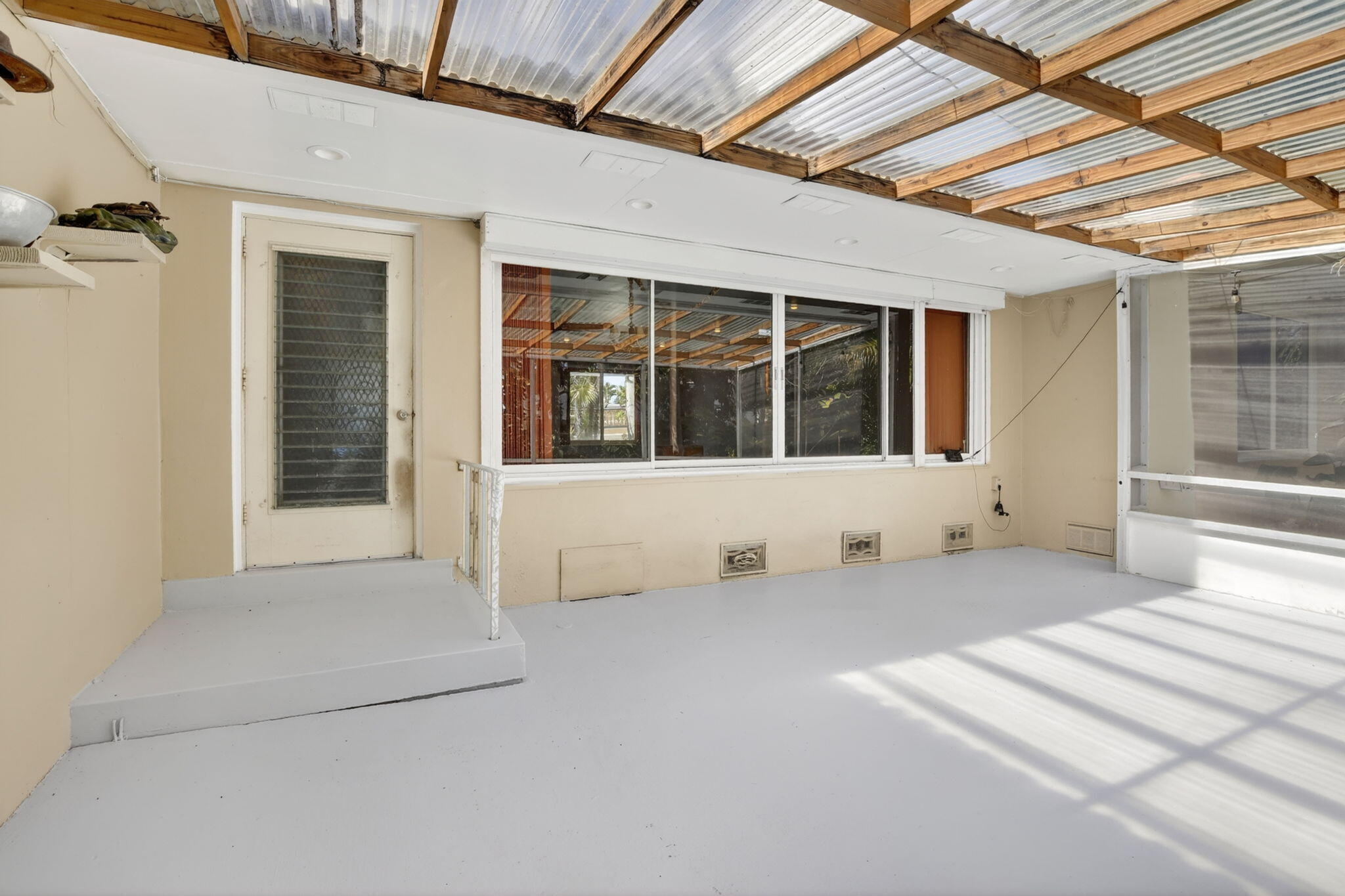 HOLLYWOOD LAKES SECTION - Residential