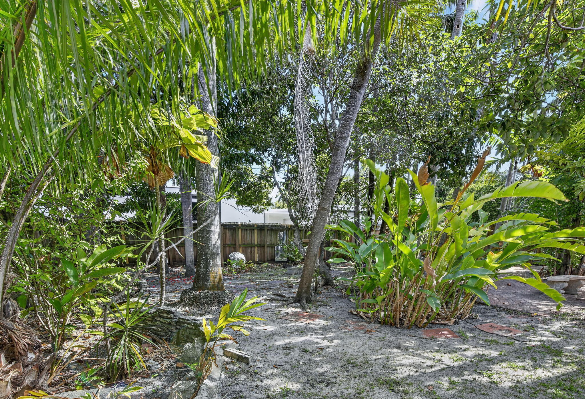 HOLLYWOOD LAKES SECTION - Residential