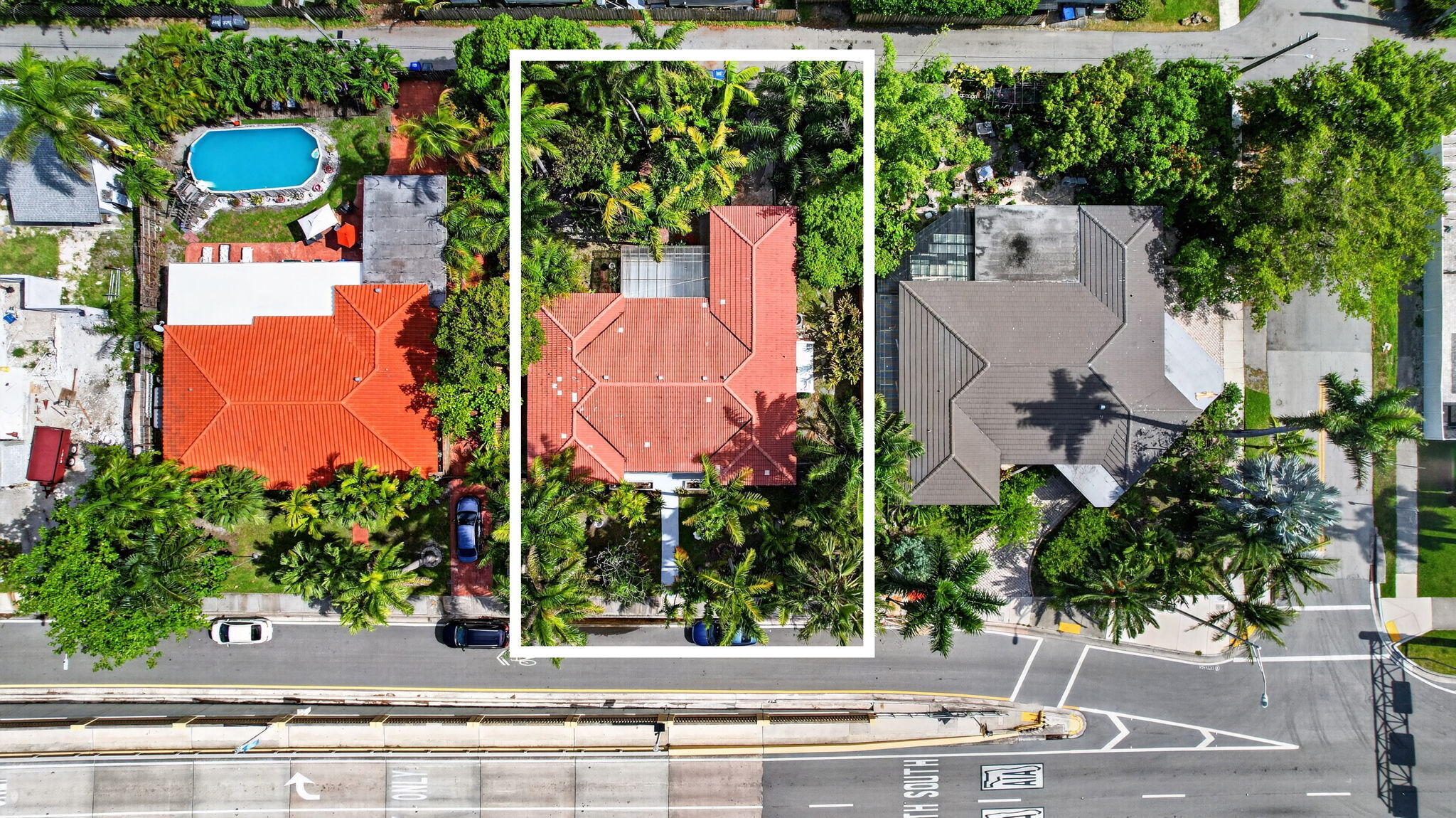 HOLLYWOOD LAKES SECTION - Residential