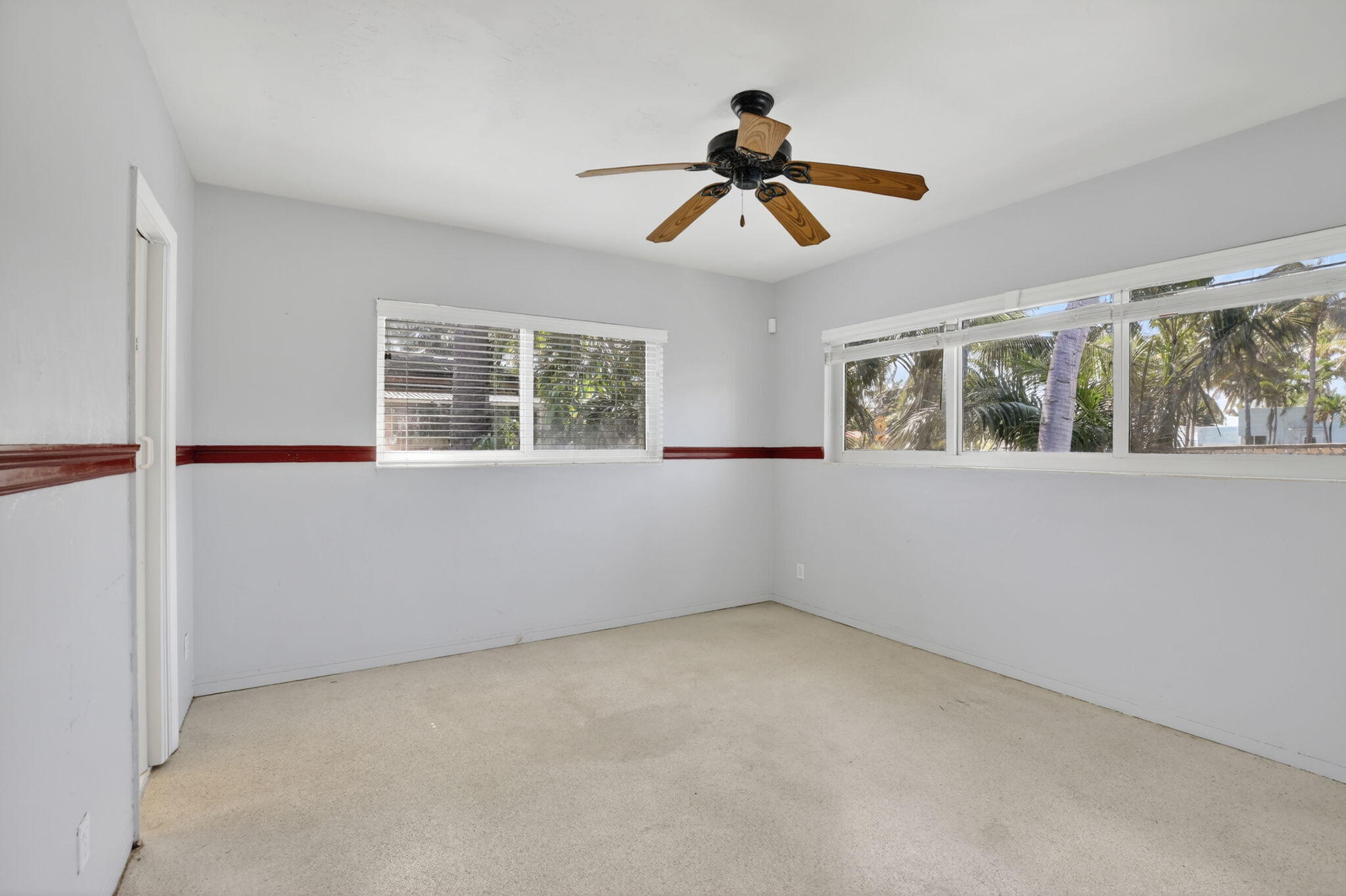 HOLLYWOOD LAKES SECTION - Residential