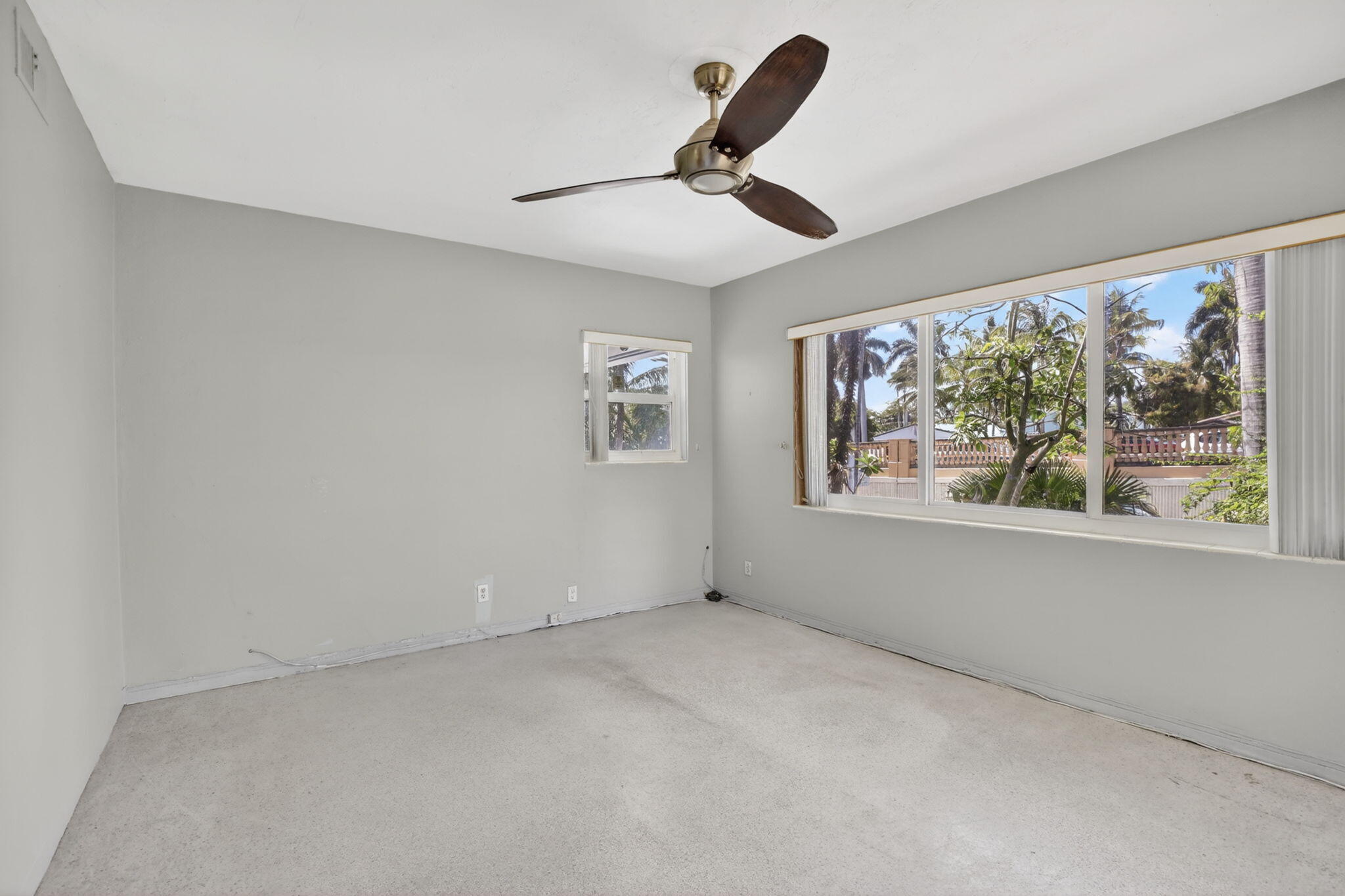 HOLLYWOOD LAKES SECTION - Residential