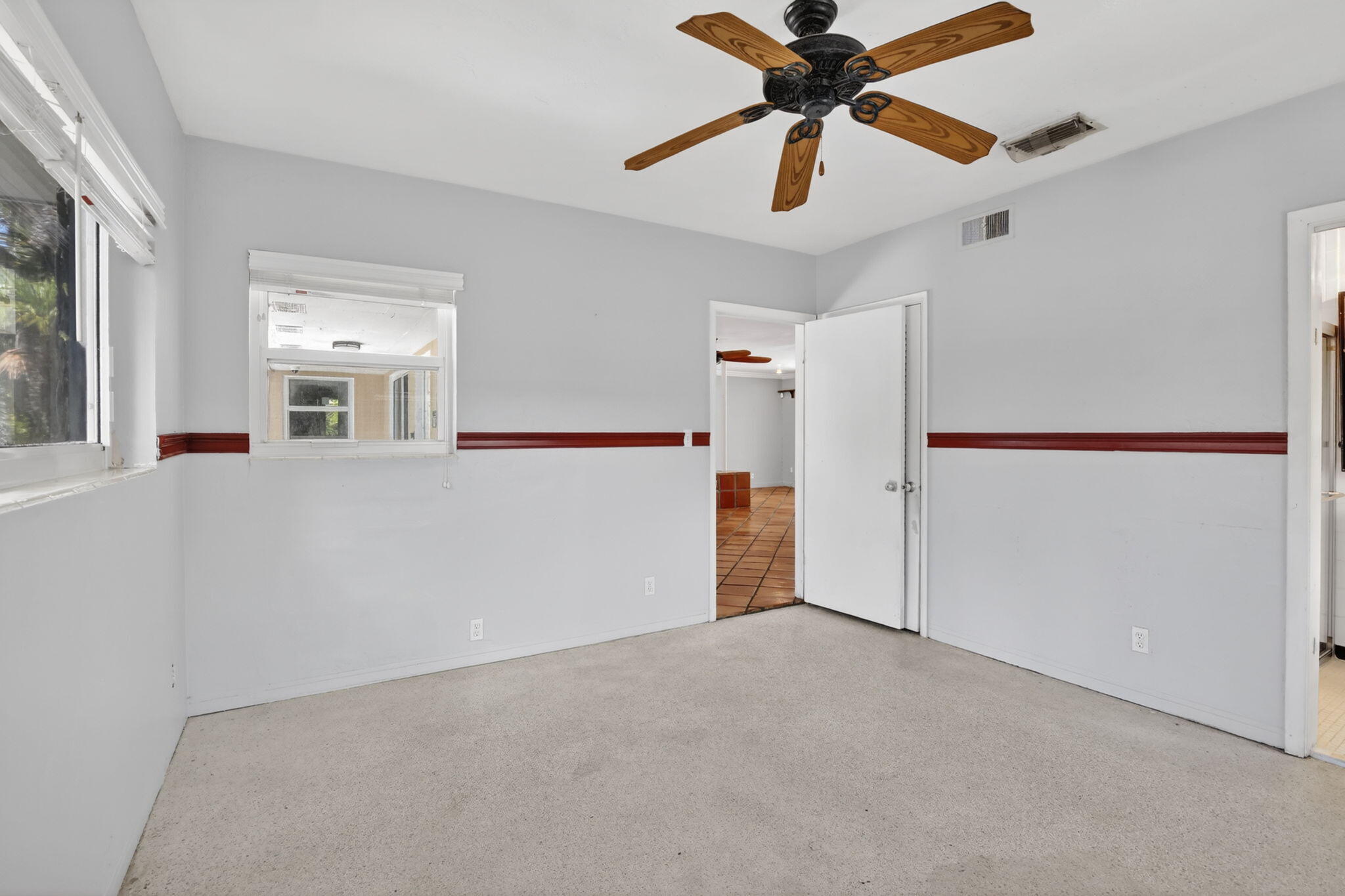 HOLLYWOOD LAKES SECTION - Residential