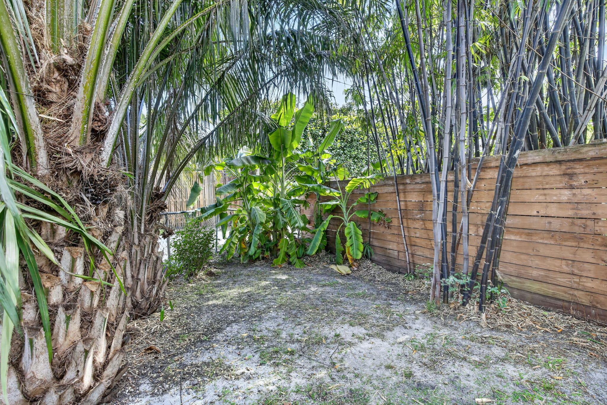 HOLLYWOOD LAKES SECTION - Residential