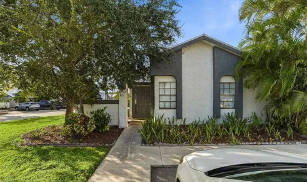 Photo of 210 SW Sterret Circle, Port St Lucie, FL 34953 (MLS # R11078806)