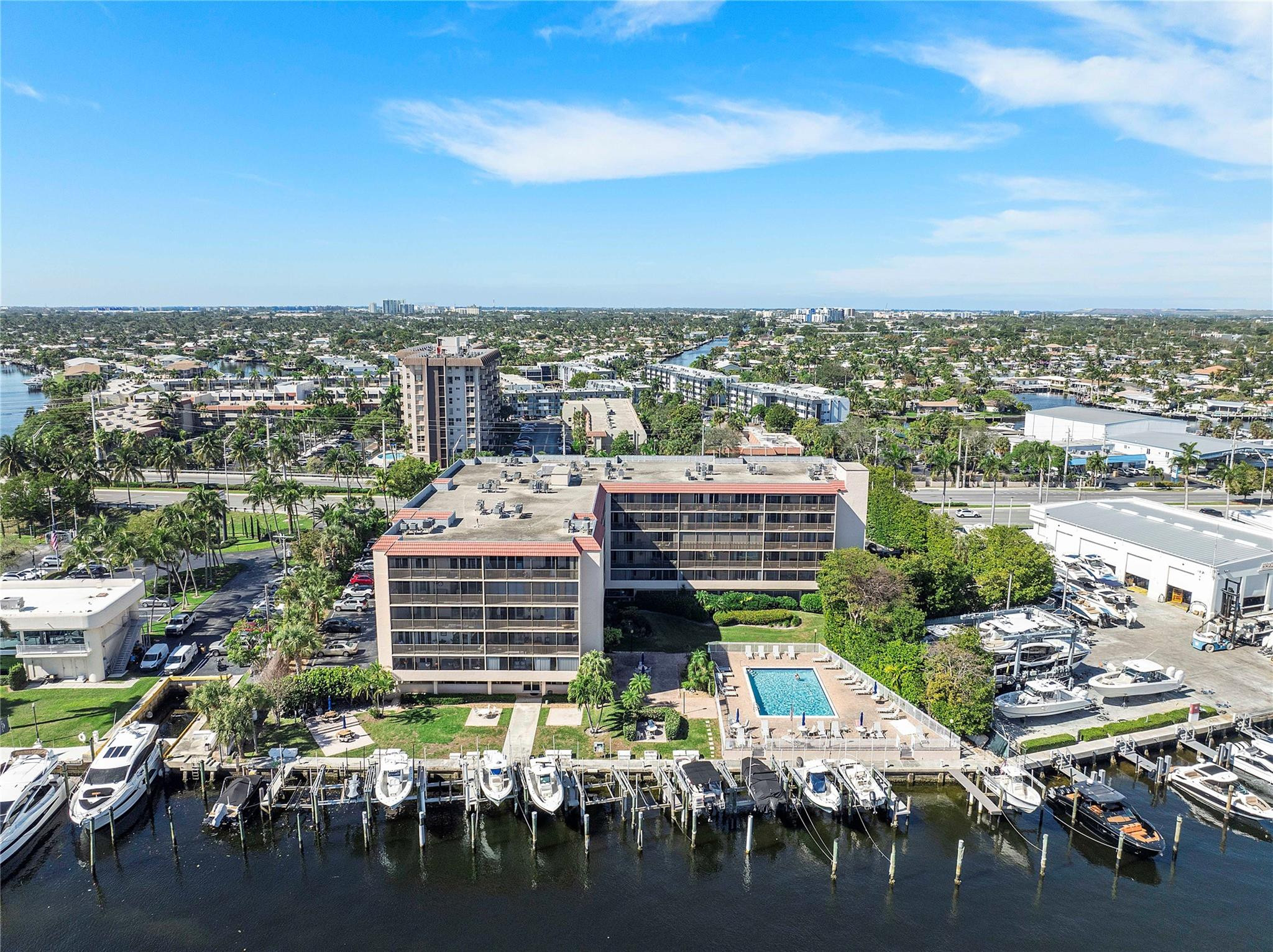 740 S Federal Highway 315