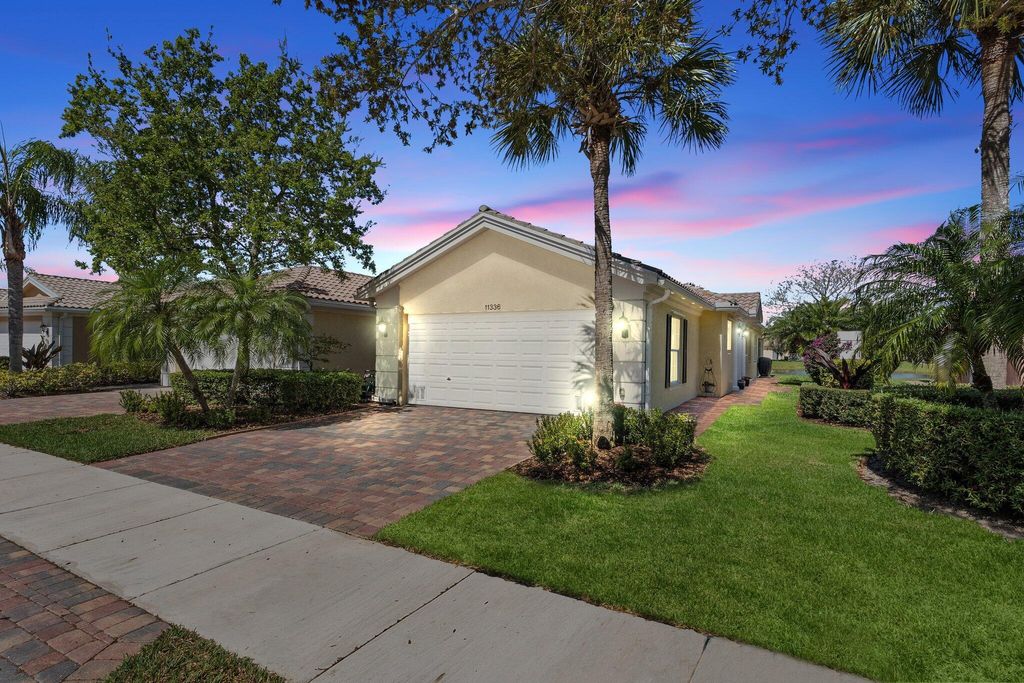 Photo of 11336 SW Pembroke Drive, Port Saint Lucie, FL 34987 (MLS # R10969841)