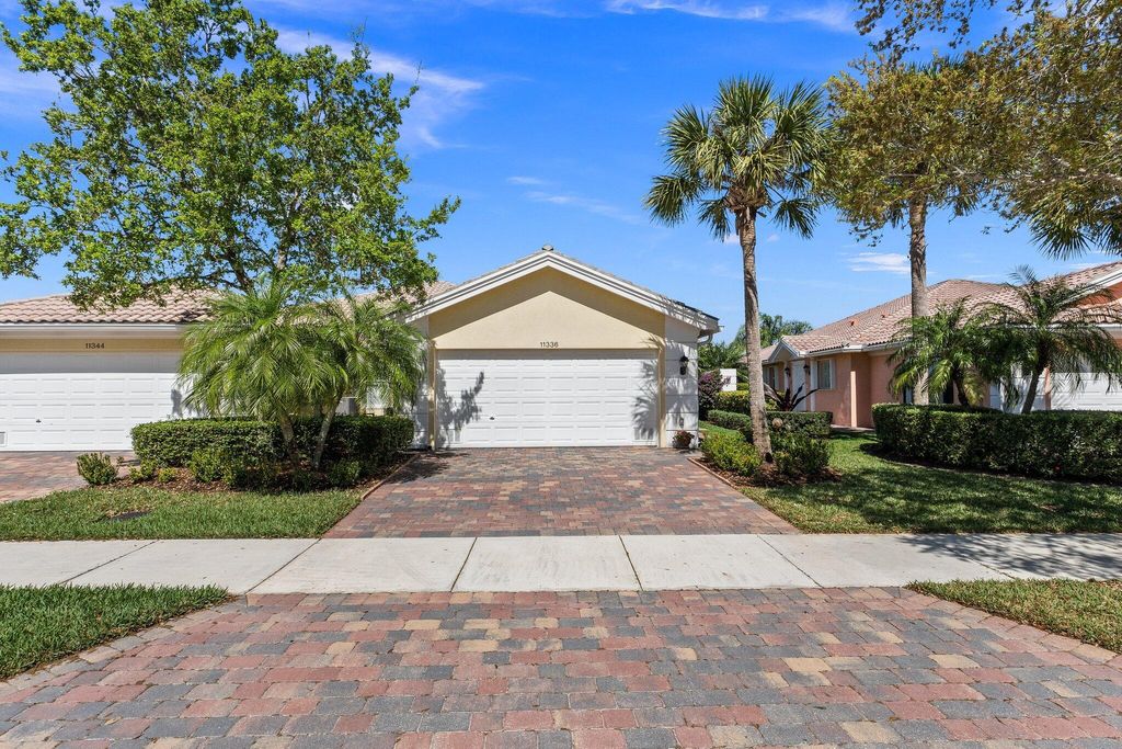 Photo of 11336 SW Pembroke Drive, Port Saint Lucie, FL 34987 (MLS # R10969841)