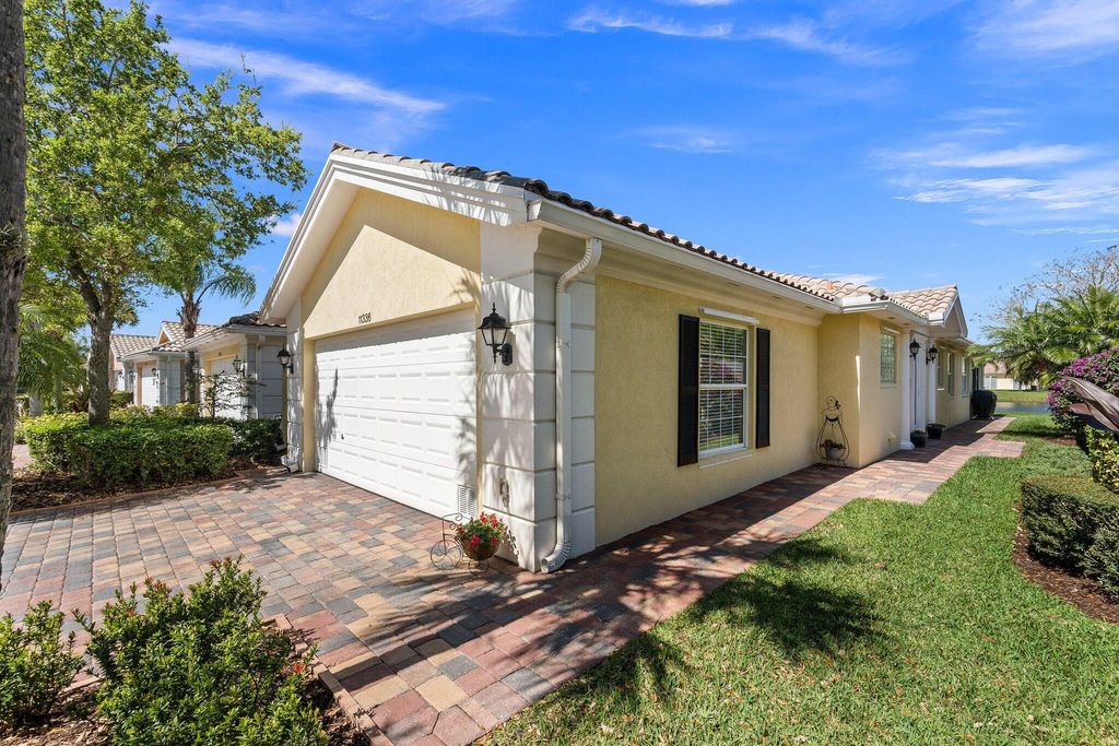 Photo of 11336 SW Pembroke Drive, Port Saint Lucie, FL 34987 (MLS # R10969841)