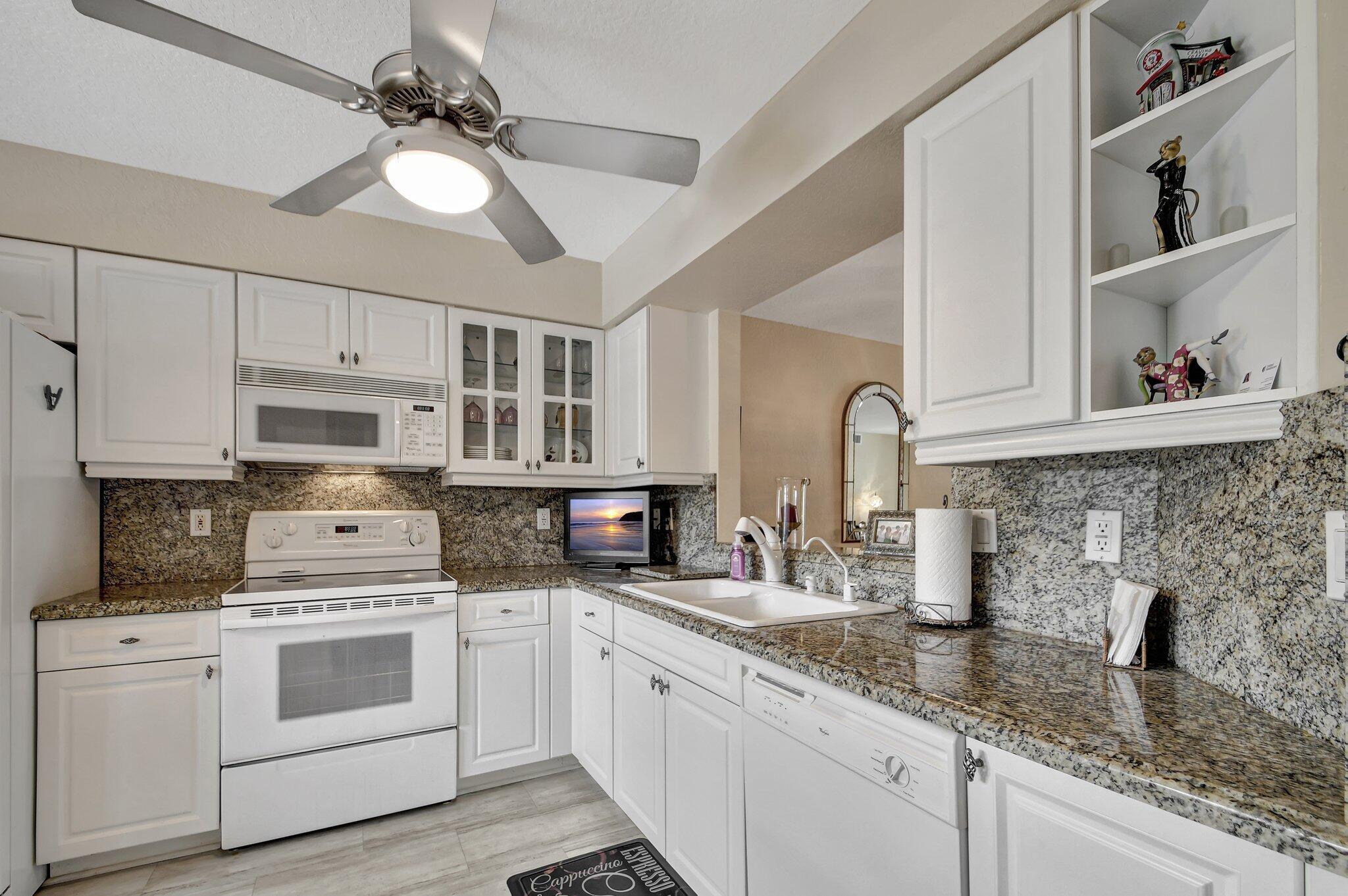 Coral Lakes
Coral Cove - Residential