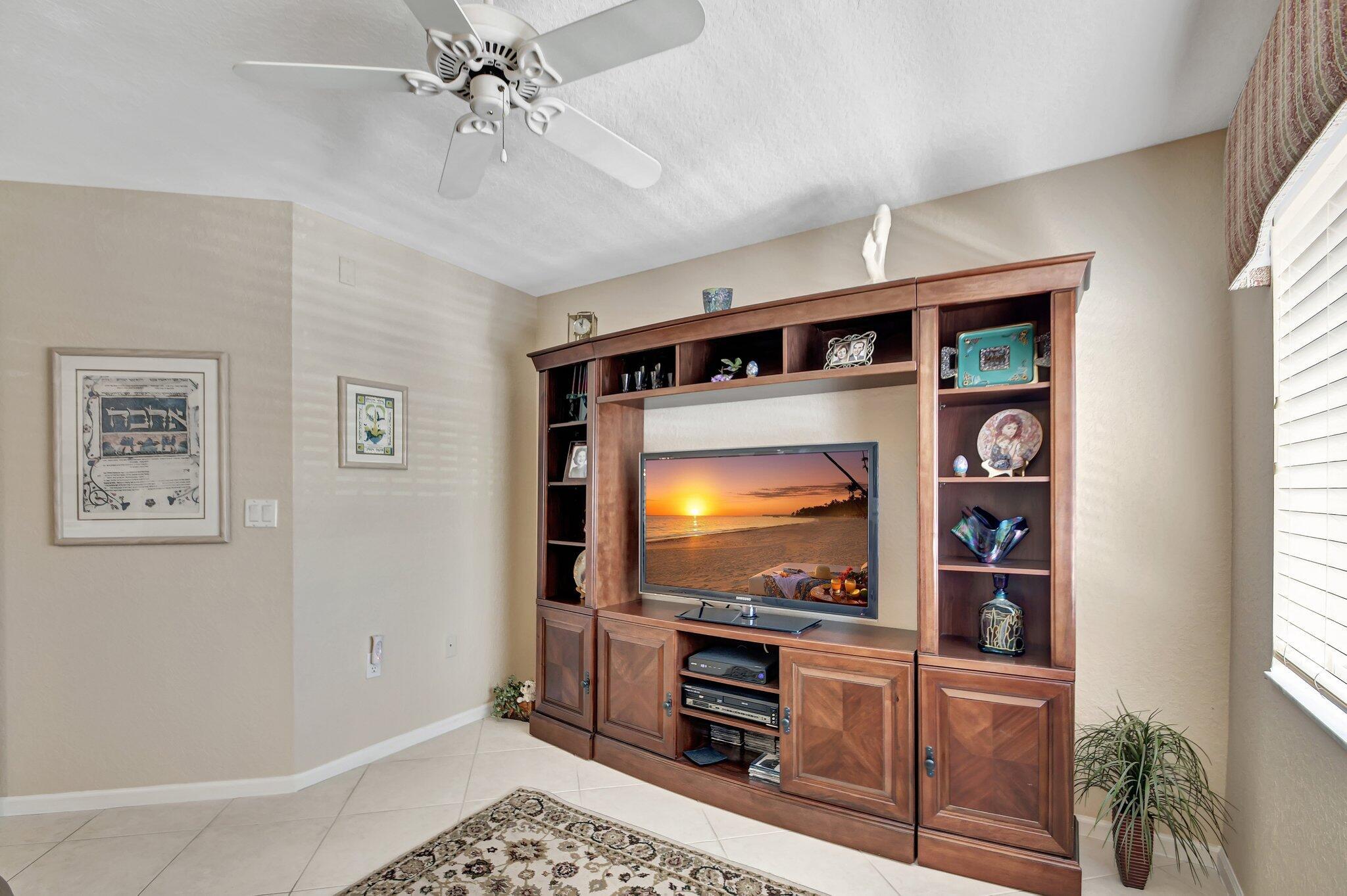 Coral Lakes
Coral Cove - Residential