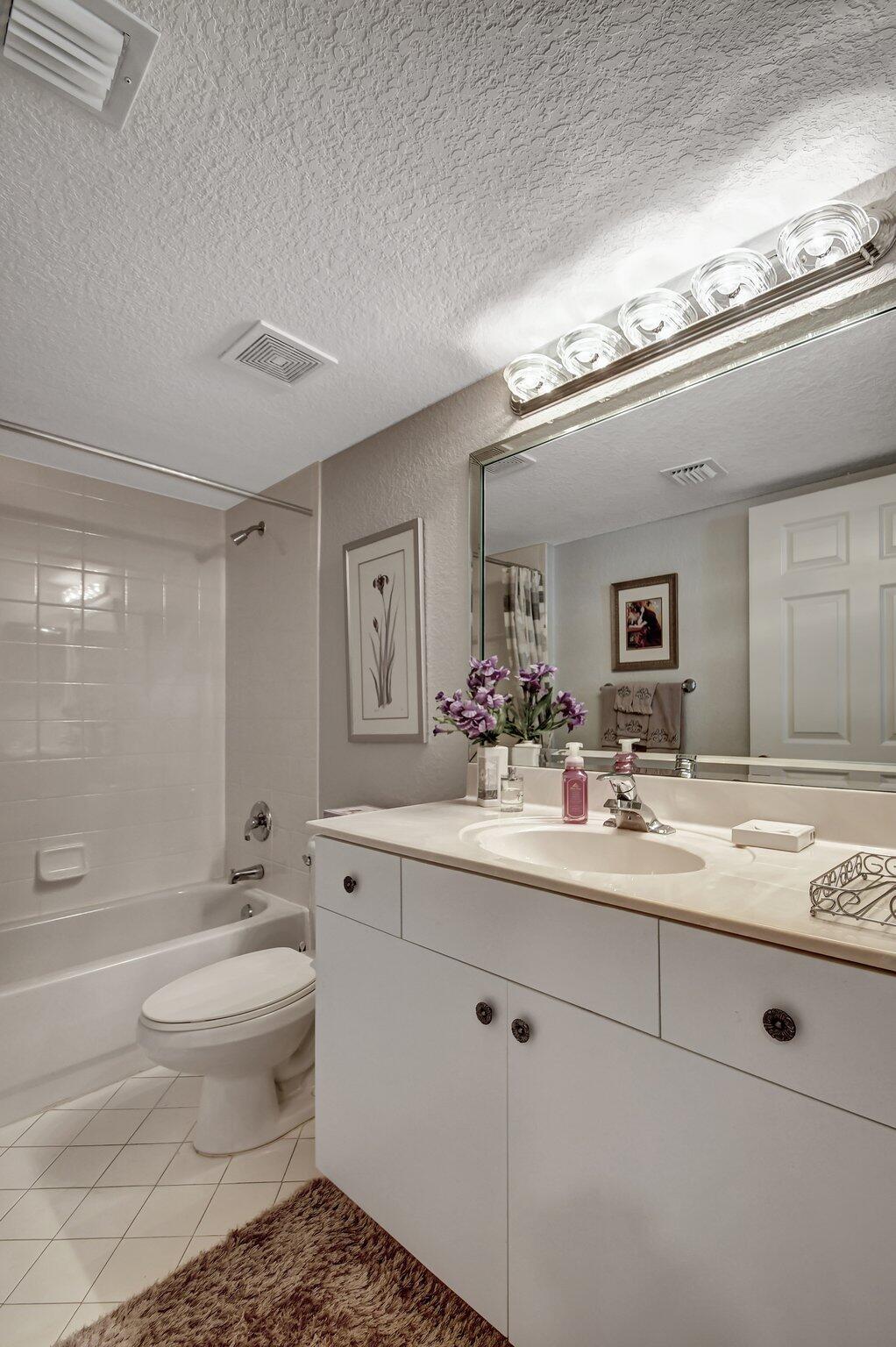 Coral Lakes
Coral Cove - Residential