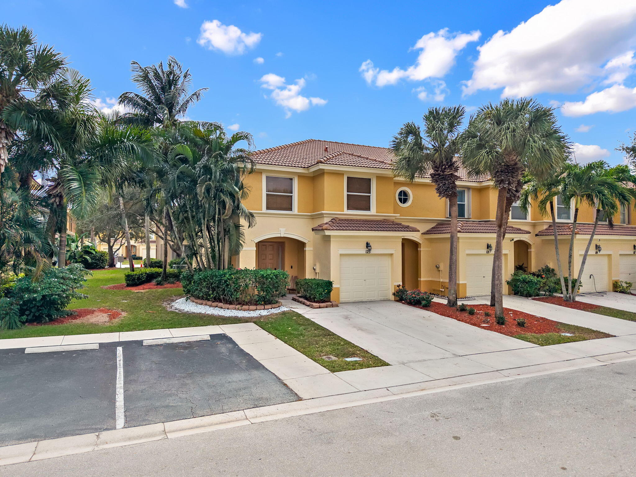 Properties 123 Wakulla Springs Way