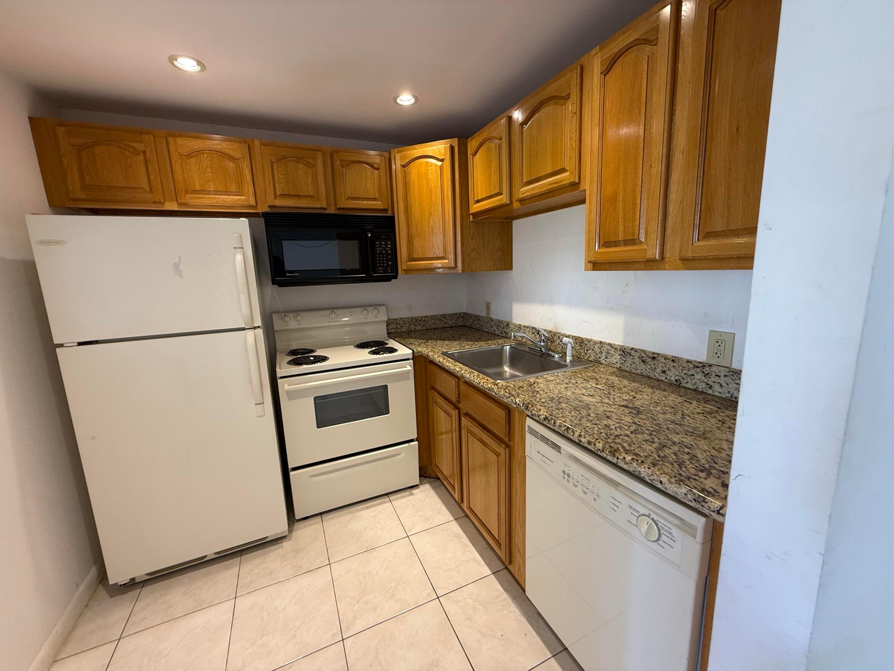 DORSET AT CENTURY VILLAGE CONDO - Residential