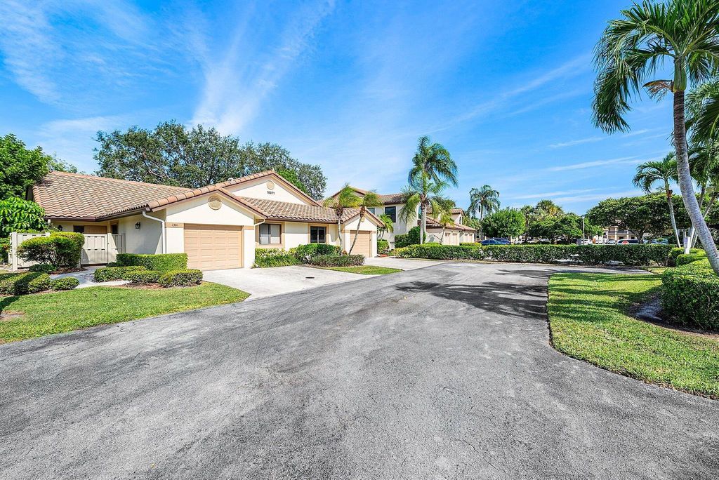Photo of 10071 53rd Way S #1302, Boynton Beach, FL 33437 (MLS # R11137960)