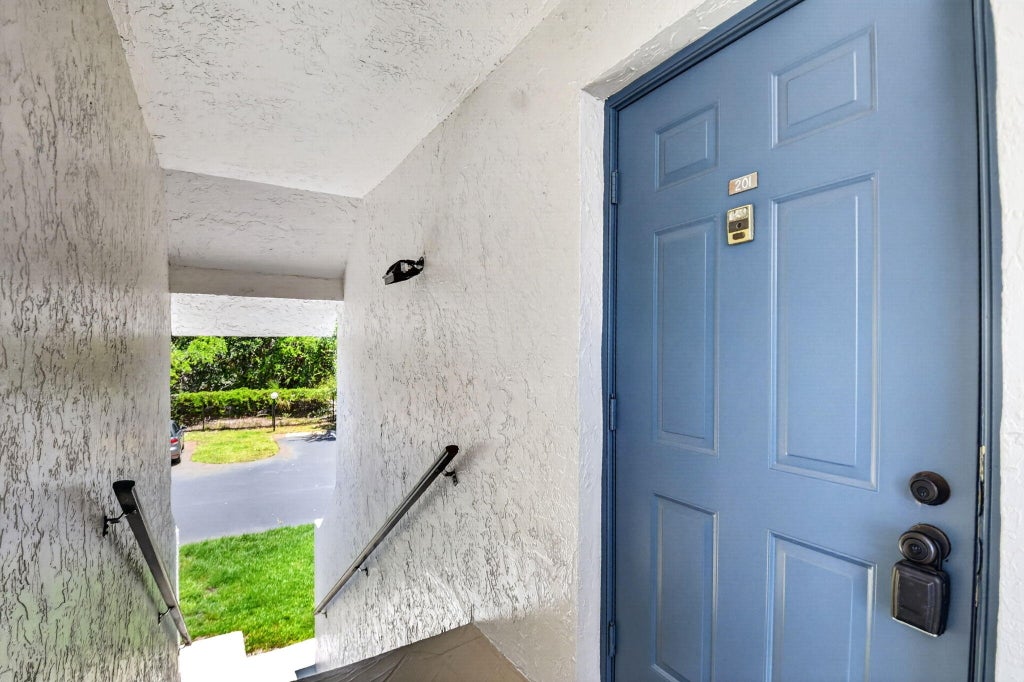 Photo of 2975 SW 22nd Avenue #2010, Delray Beach, FL 33445 (MLS # B26029259)
