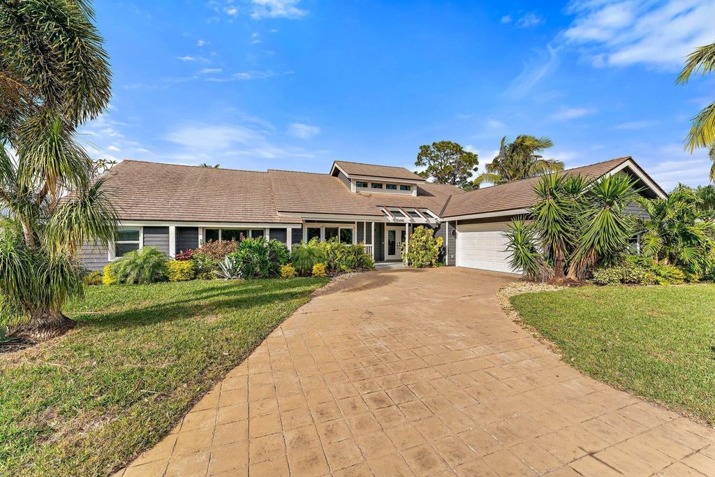 Photo of 10440 SE Jupiter Narrows Drive, Hobe Sound, FL 33455 (MLS # B26036232)