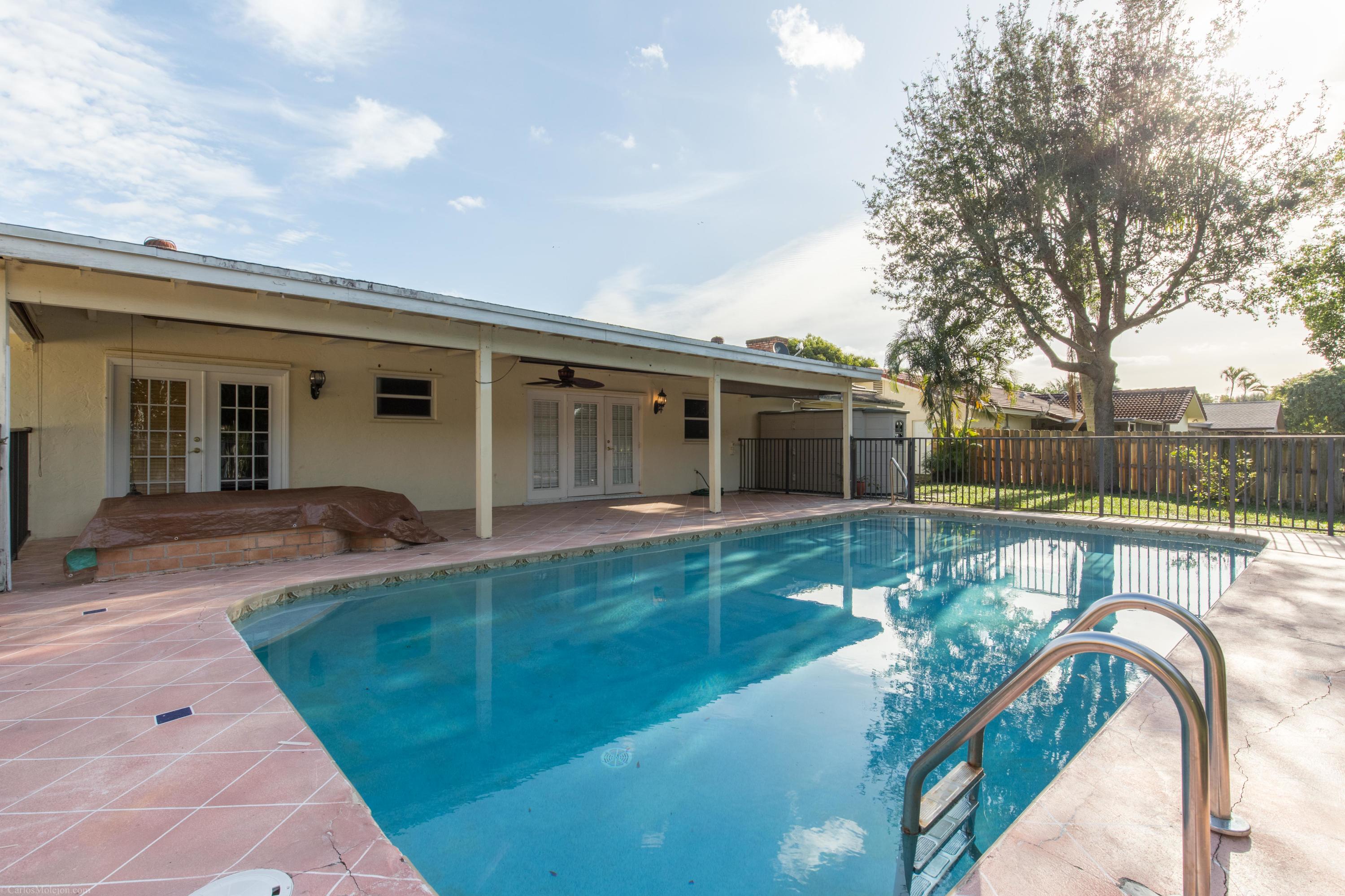 SOUTH SHORE 2 OF WELLINGTON - Residential